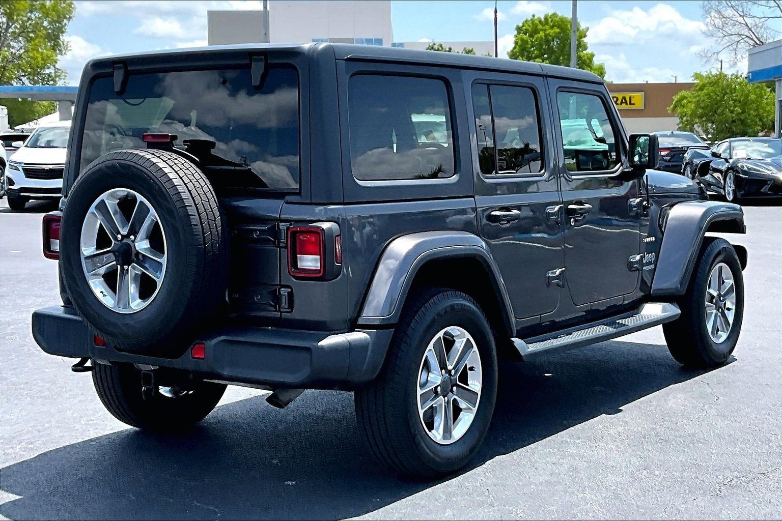 2020 Jeep Wrangler Unlimited Sahara