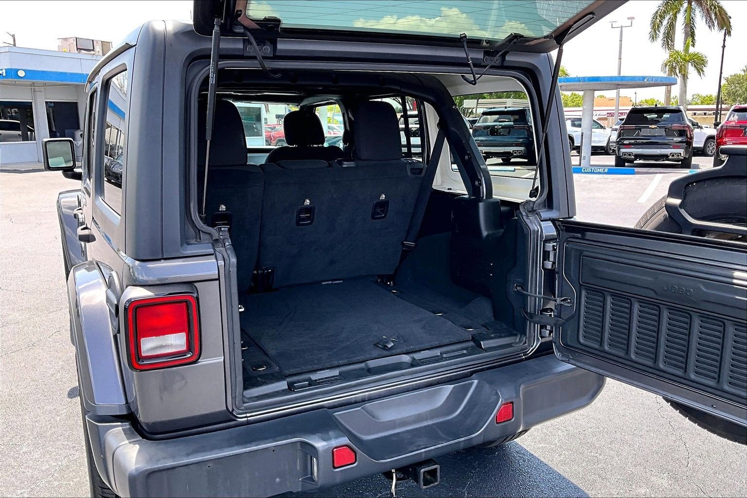 2020 Jeep Wrangler Unlimited Sahara