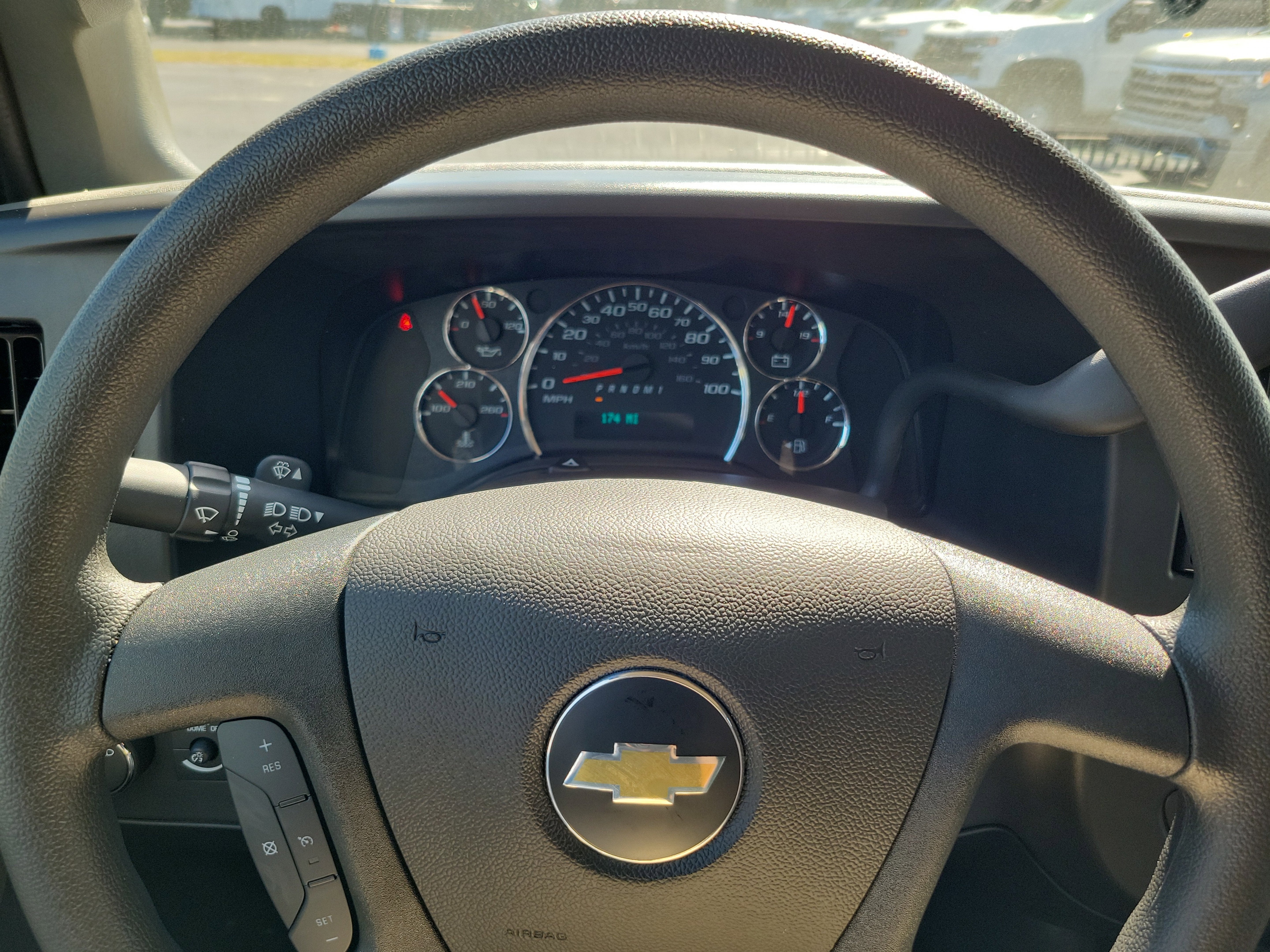 2025 Chevrolet Express Cutaway 3500 1WT