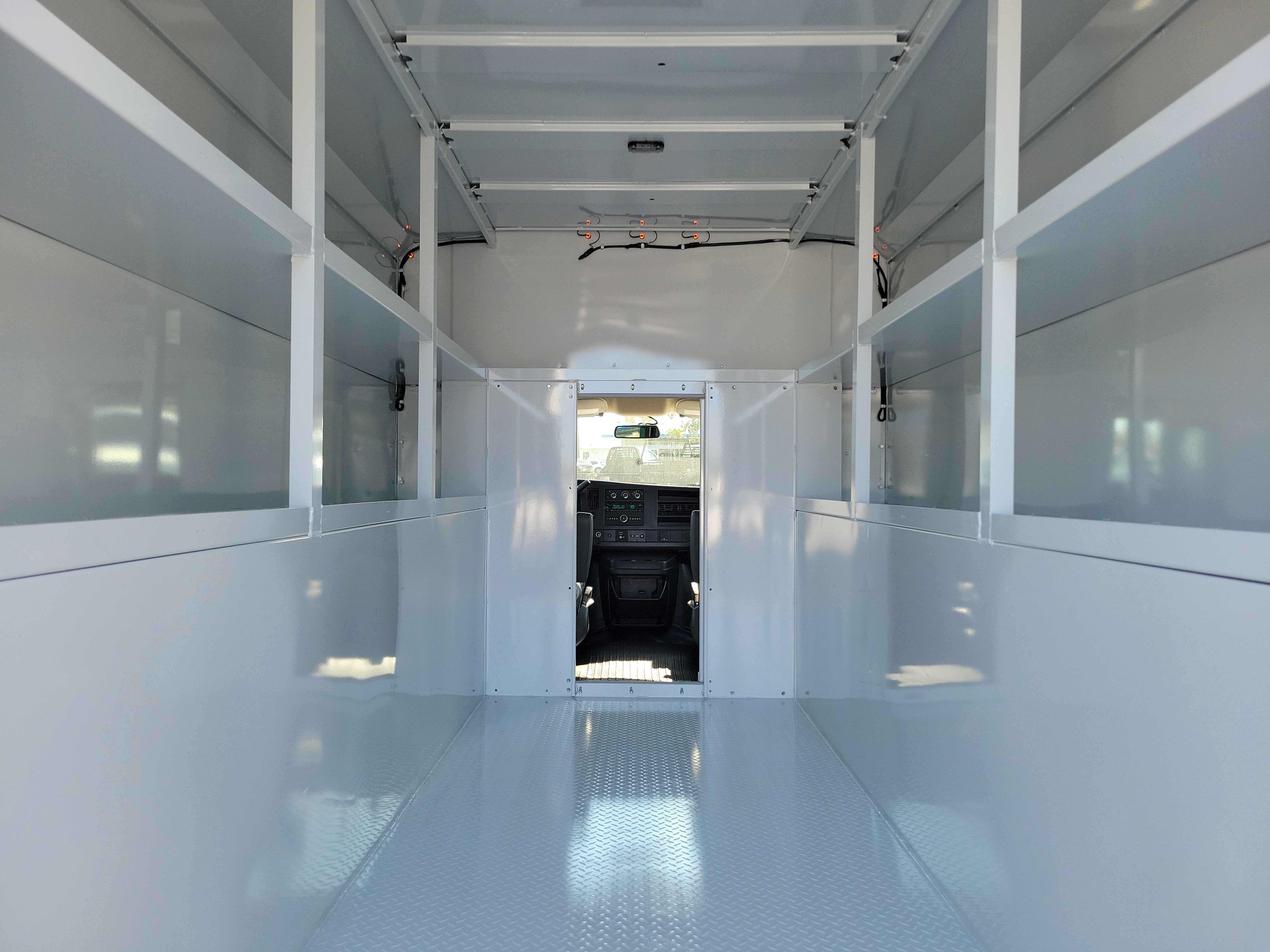 2025 Chevrolet Express Cutaway 3500 1WT