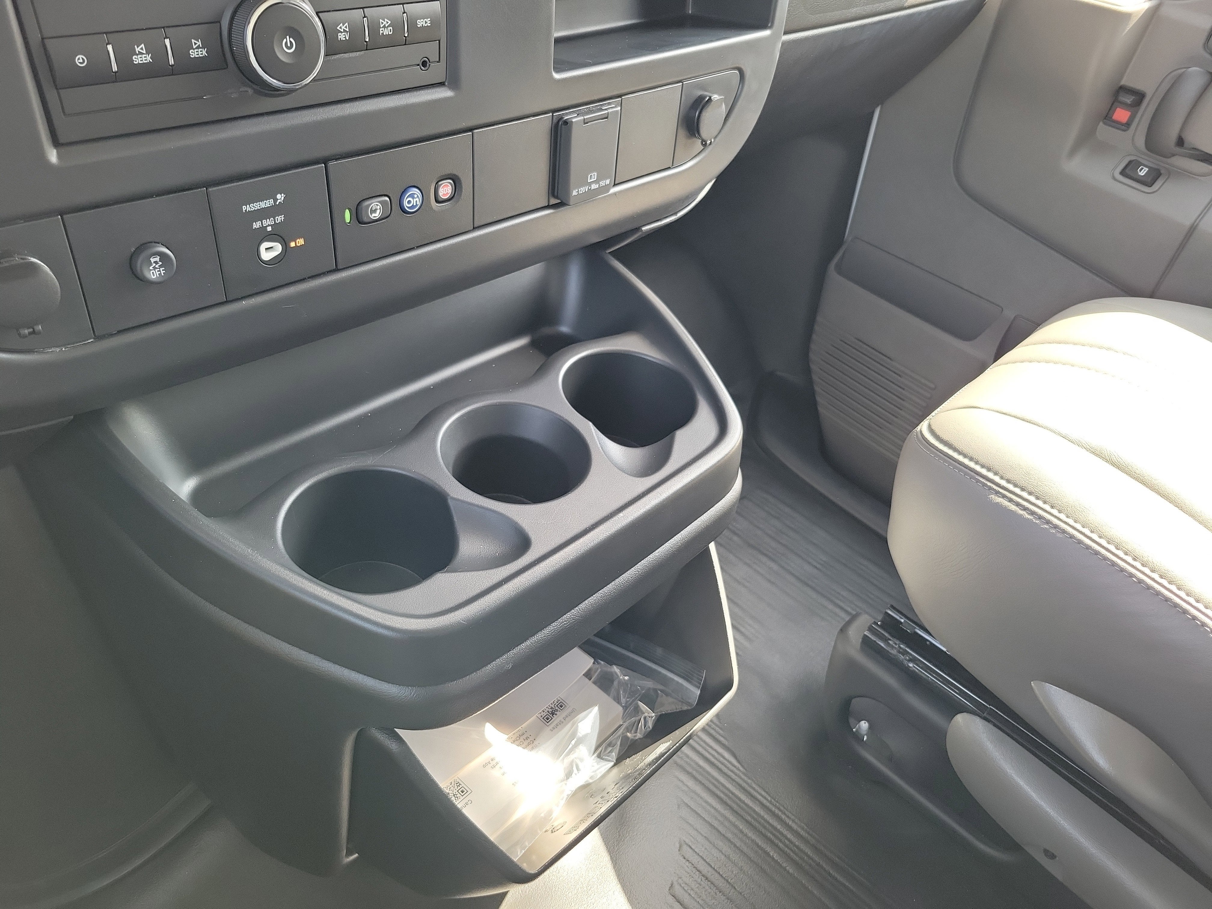 2025 Chevrolet Express Cutaway 3500 1WT