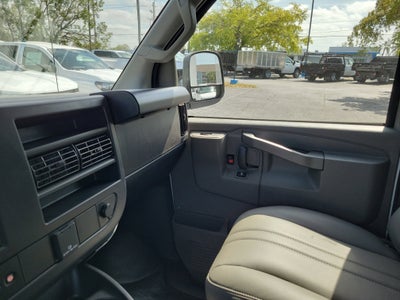 2025 Chevrolet Express Cutaway 3500 1WT