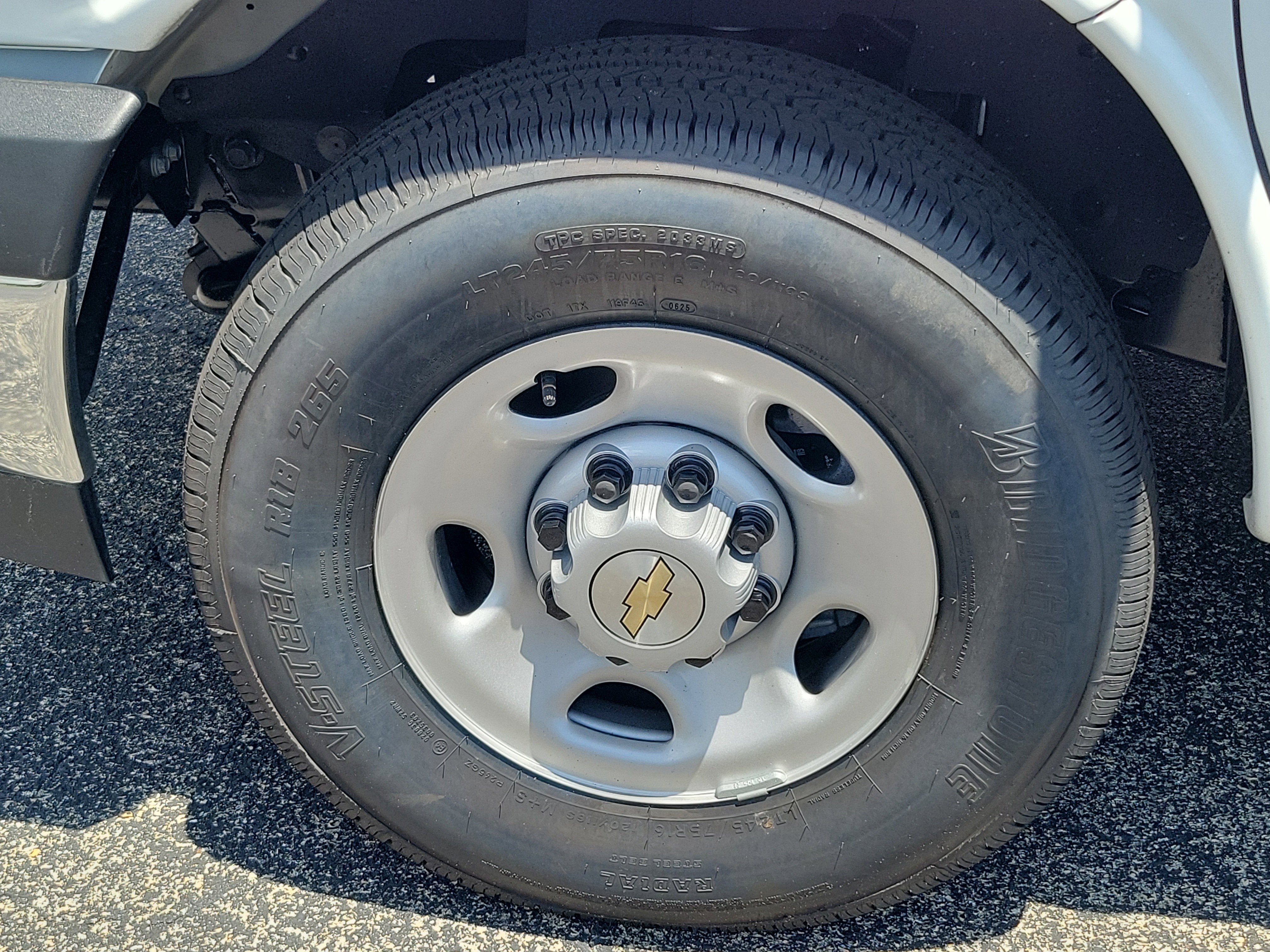 2025 Chevrolet Express Cutaway 3500 1WT