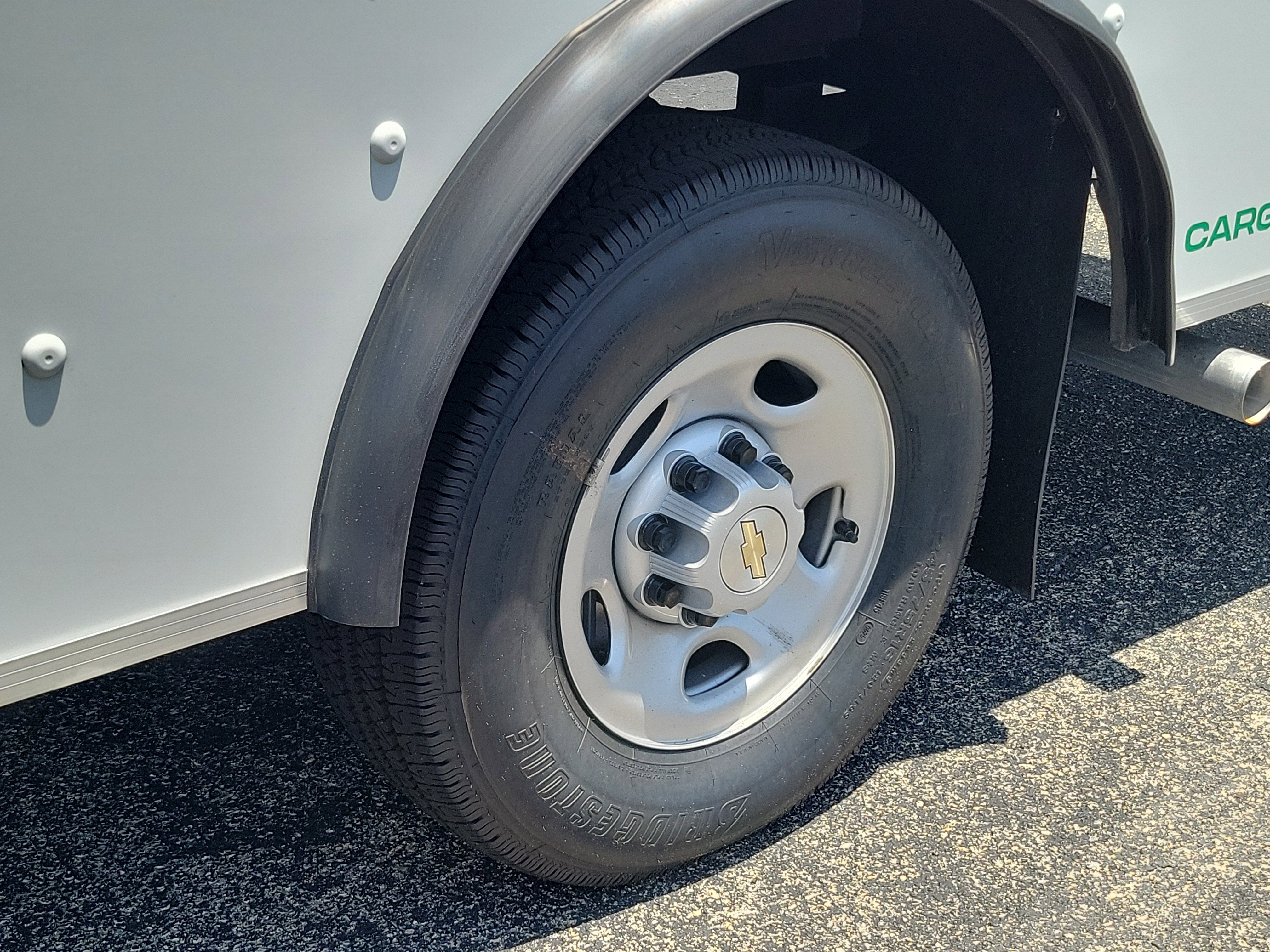 2025 Chevrolet Express Cutaway 3500 1WT