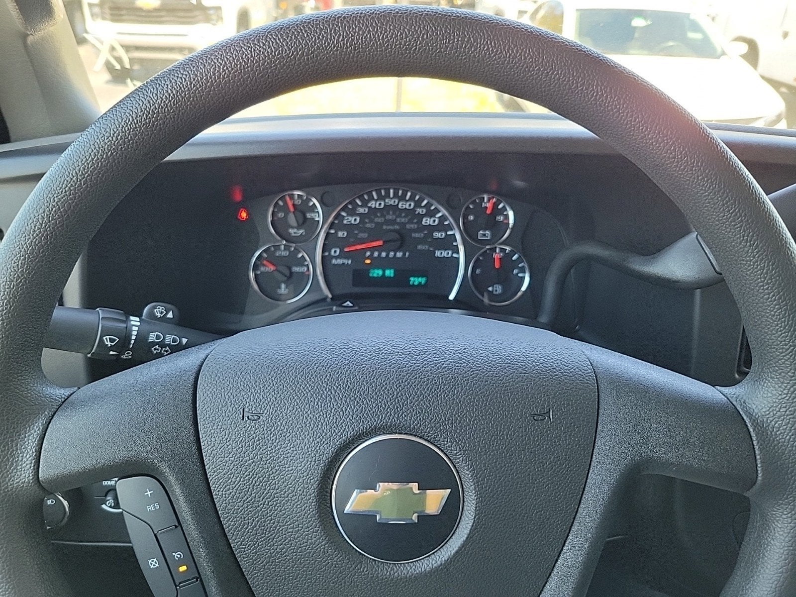 2024 Chevrolet Express Cutaway 3500 1WT