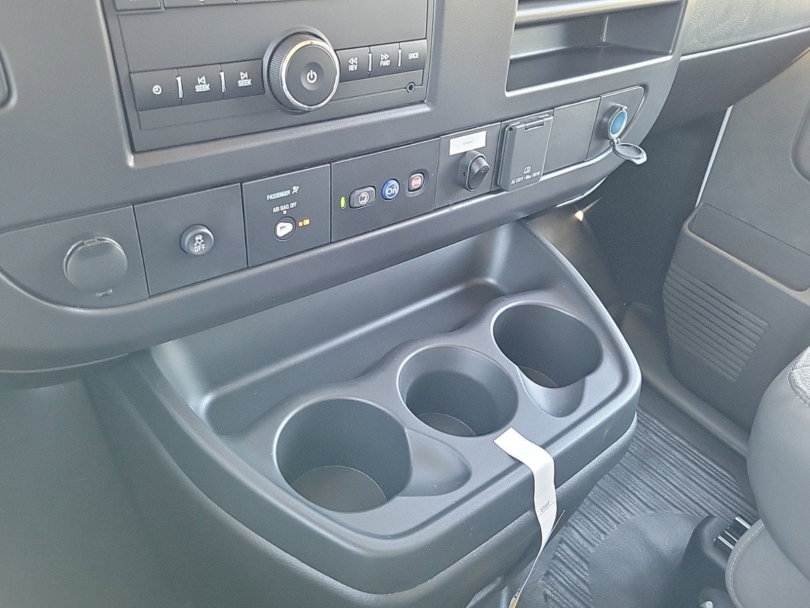 2024 Chevrolet Express Cutaway 3500 1WT