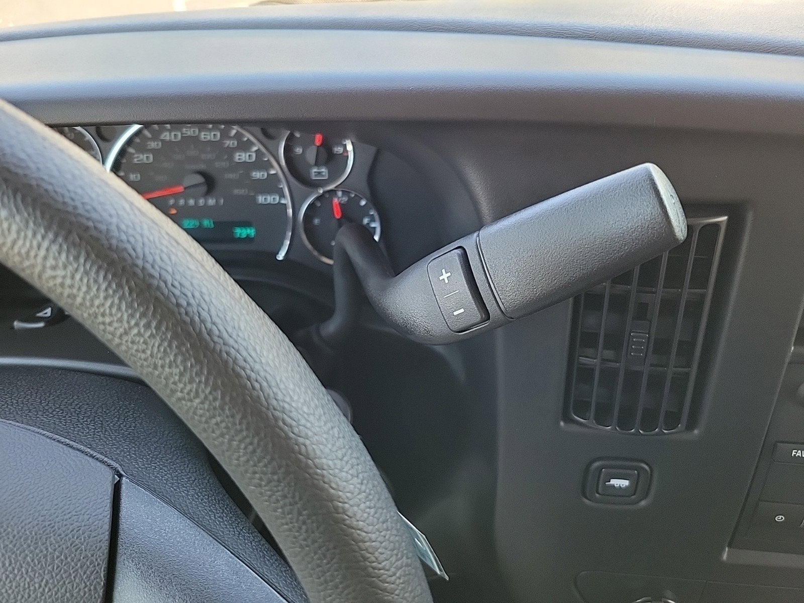 2024 Chevrolet Express Cutaway 3500 1WT