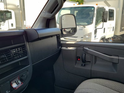 2025 Chevrolet Express Cutaway 3500 1WT