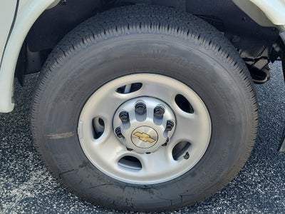 2025 Chevrolet Express Cutaway 3500 1WT