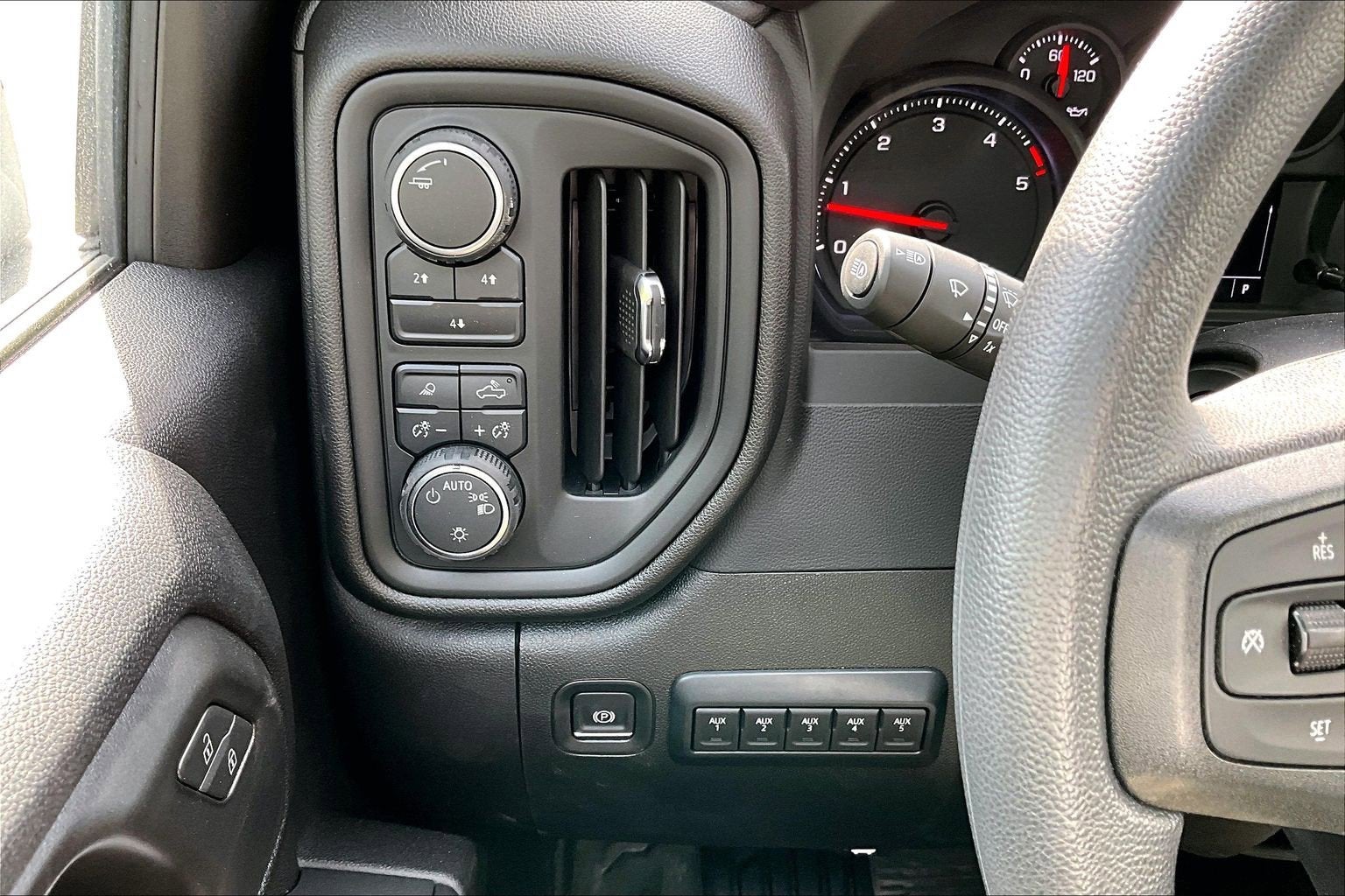 2025 Chevrolet Silverado 3500 HD Chassis Cab Work Truck