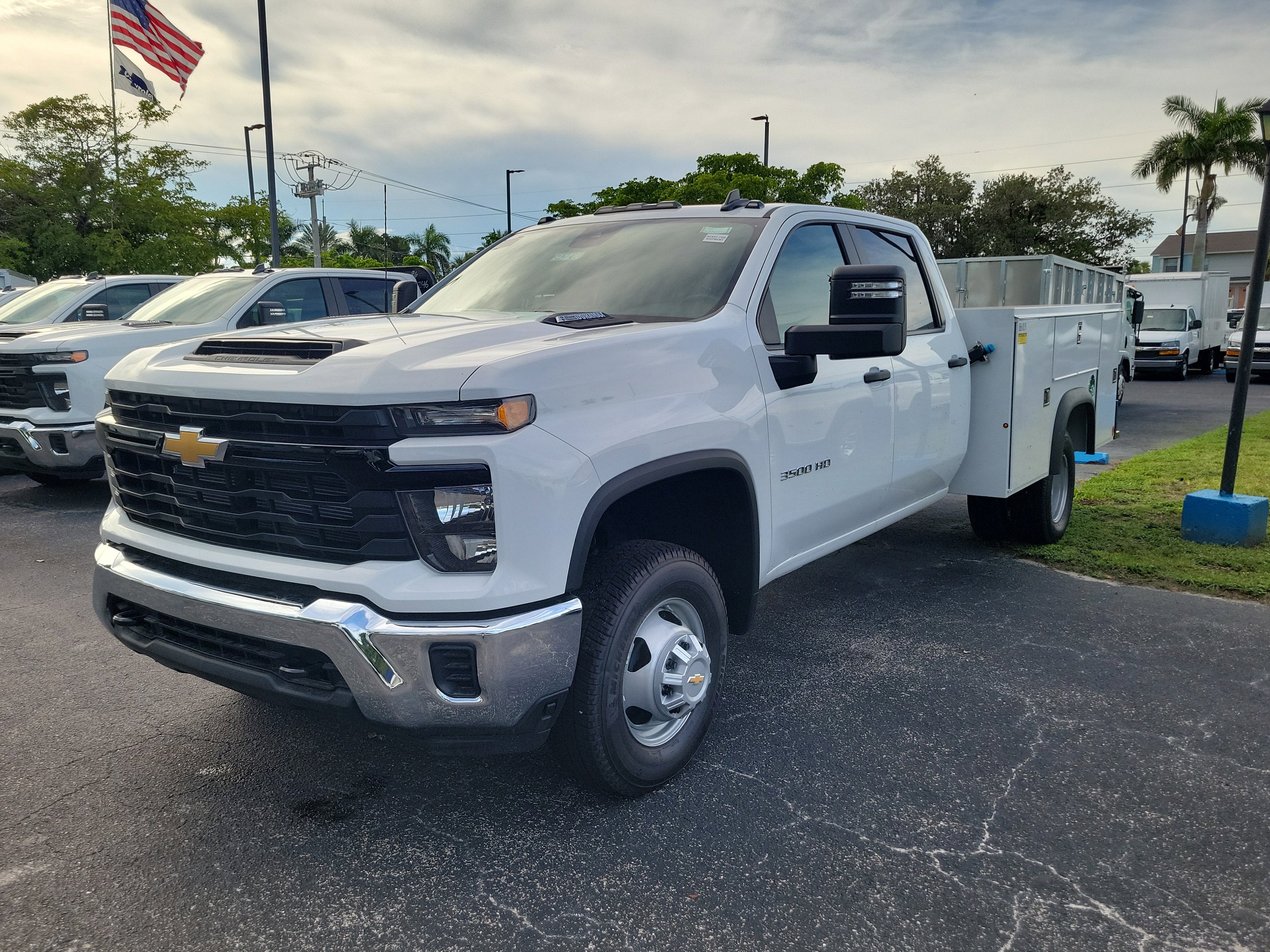 2025 Chevrolet Silverado 3500 HD Chassis Cab Work Truck