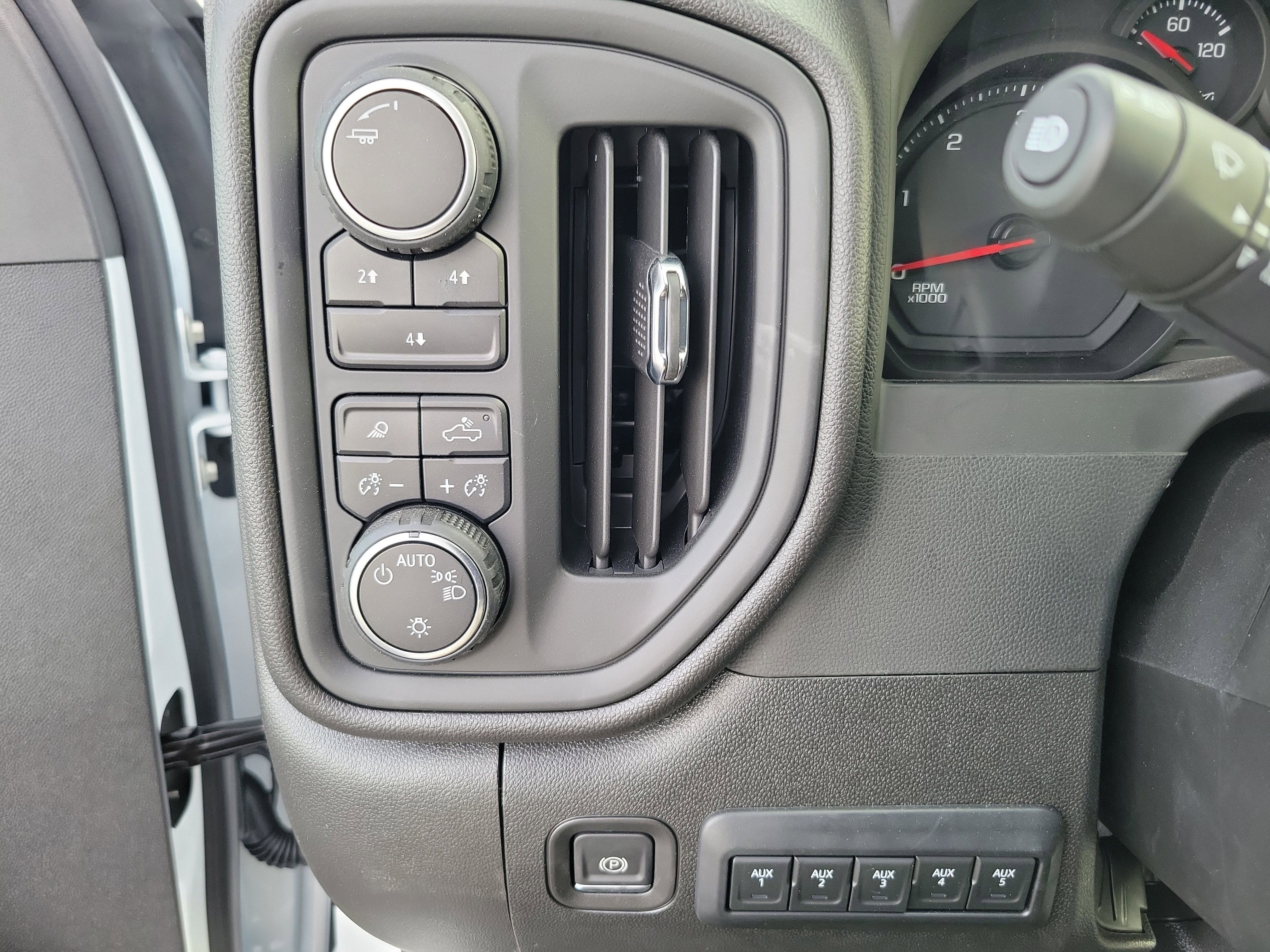 2025 Chevrolet Silverado 3500 HD Chassis Cab Work Truck