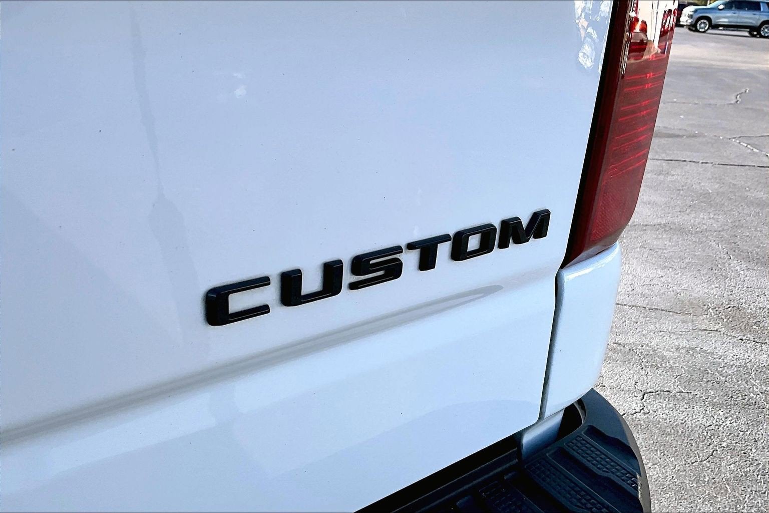 2023 Chevrolet Silverado 1500 Custom