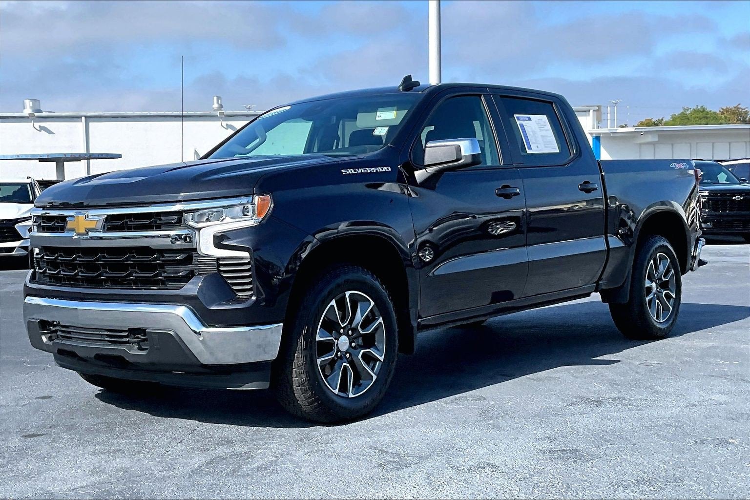 2023 Chevrolet Silverado 1500 LT (2FL)
