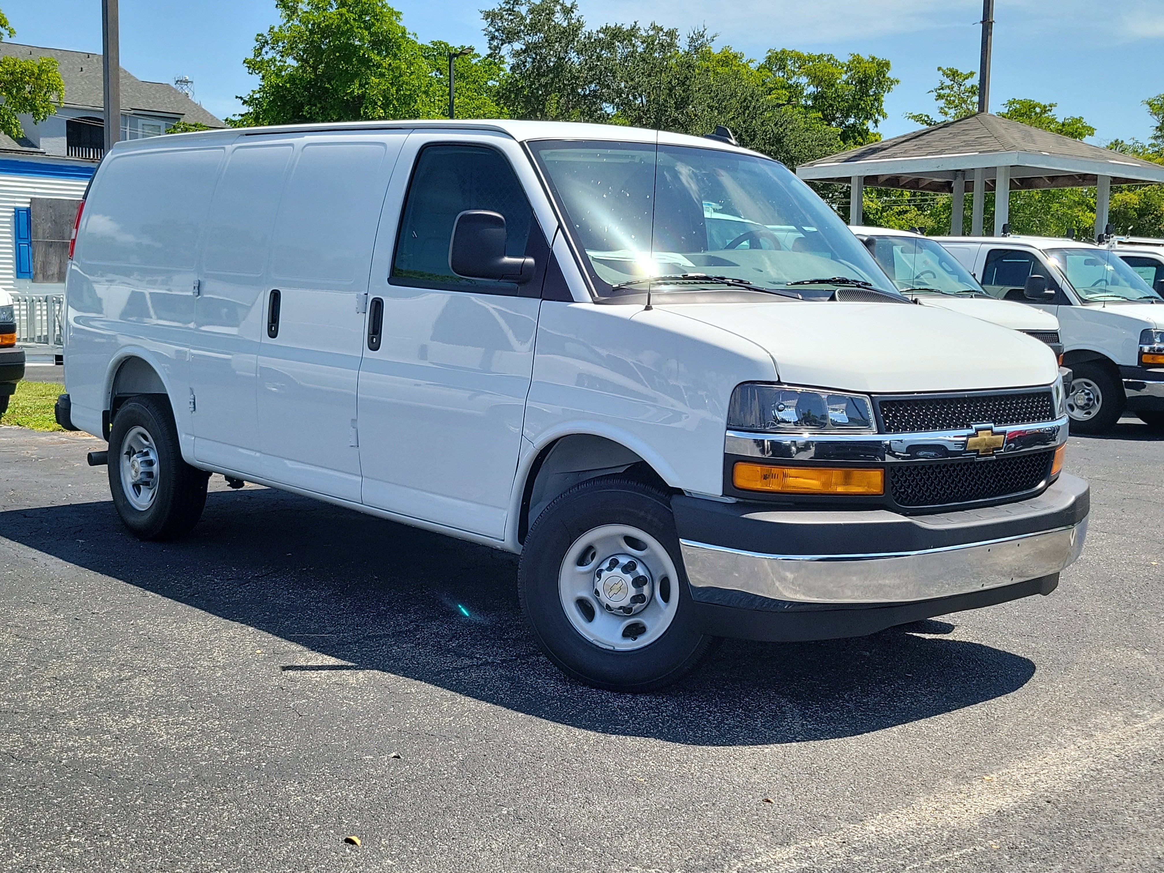 2025 Chevrolet Express Cargo 2500 WT