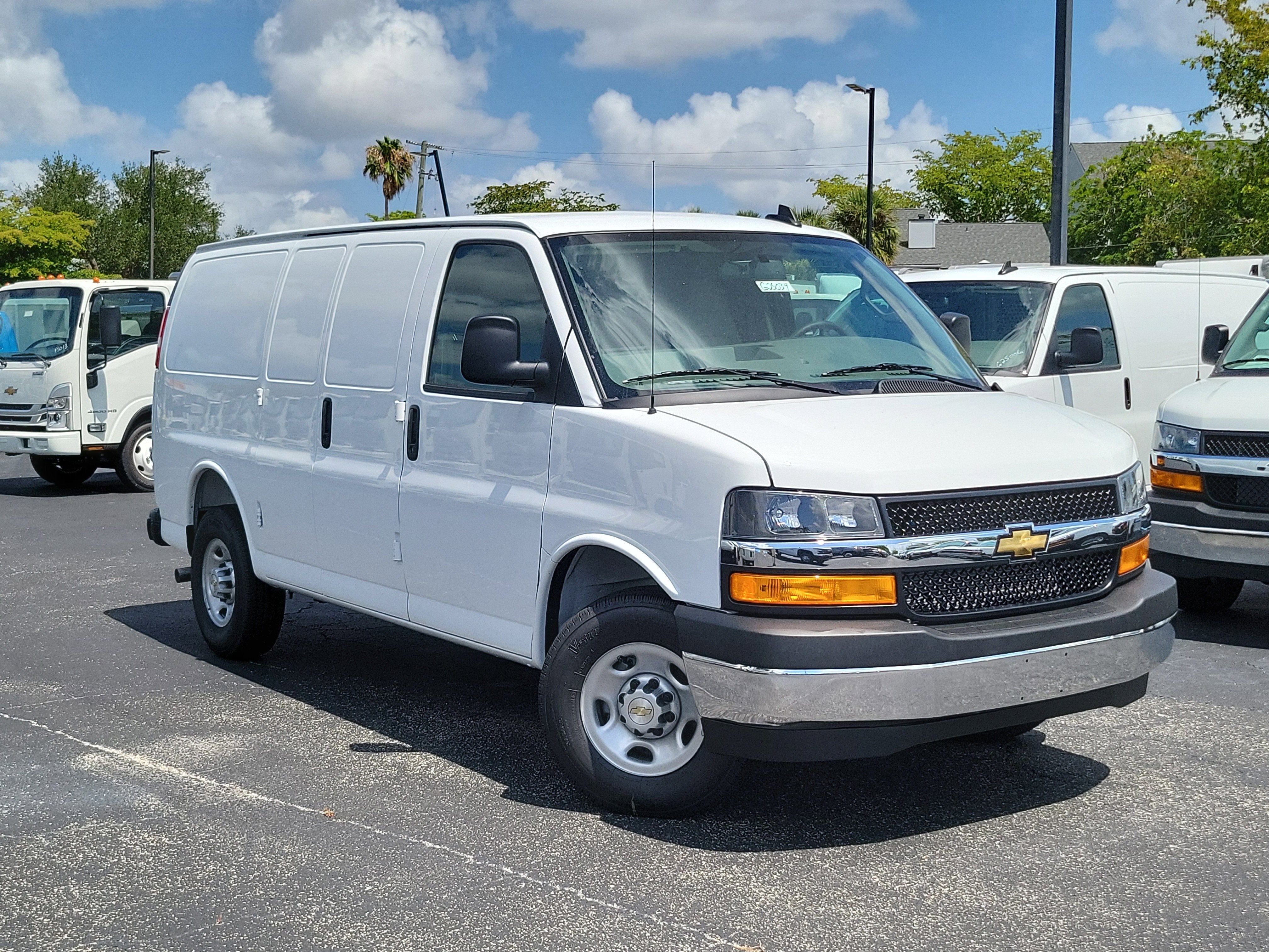 2025 Chevrolet Express Cargo 2500 WT