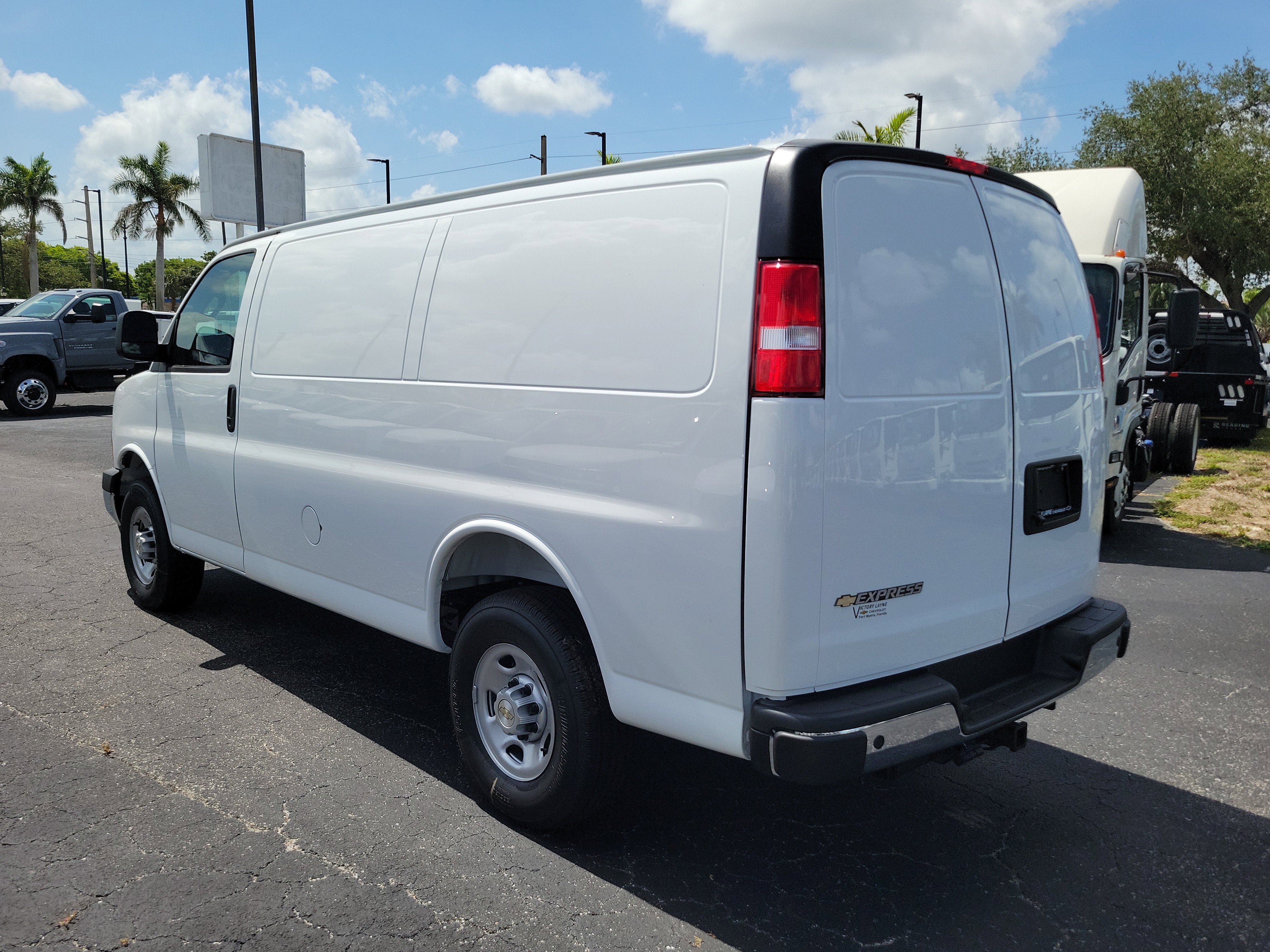 2025 Chevrolet Express Cargo 2500 WT
