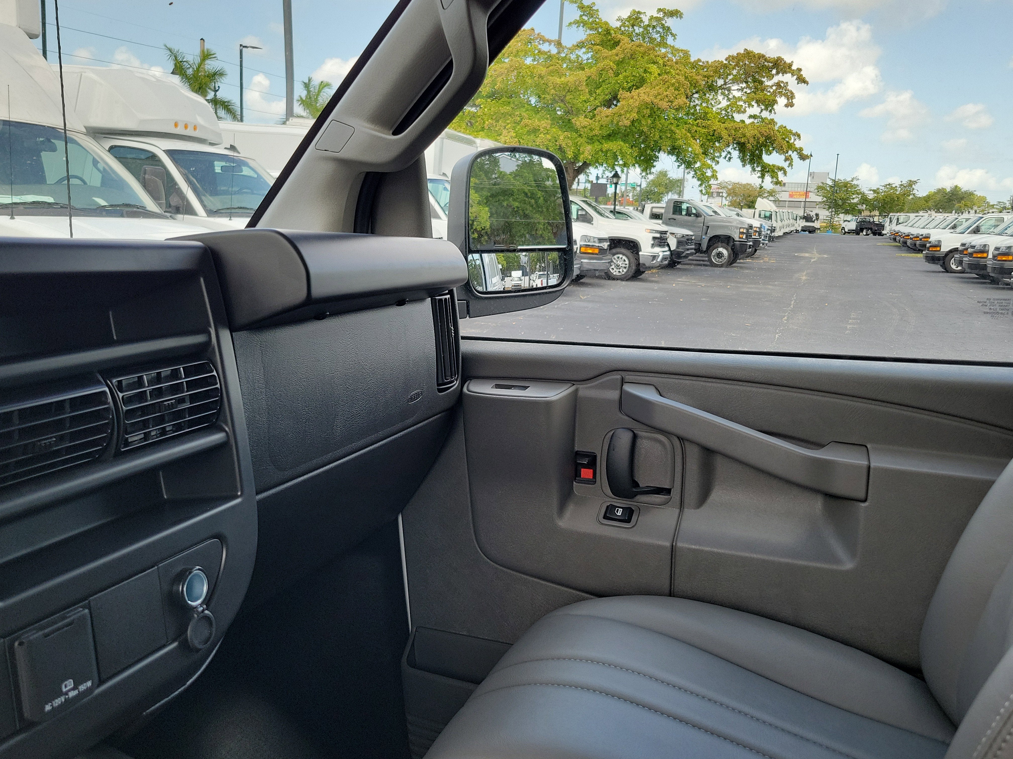 2025 Chevrolet Express Cargo 2500 WT