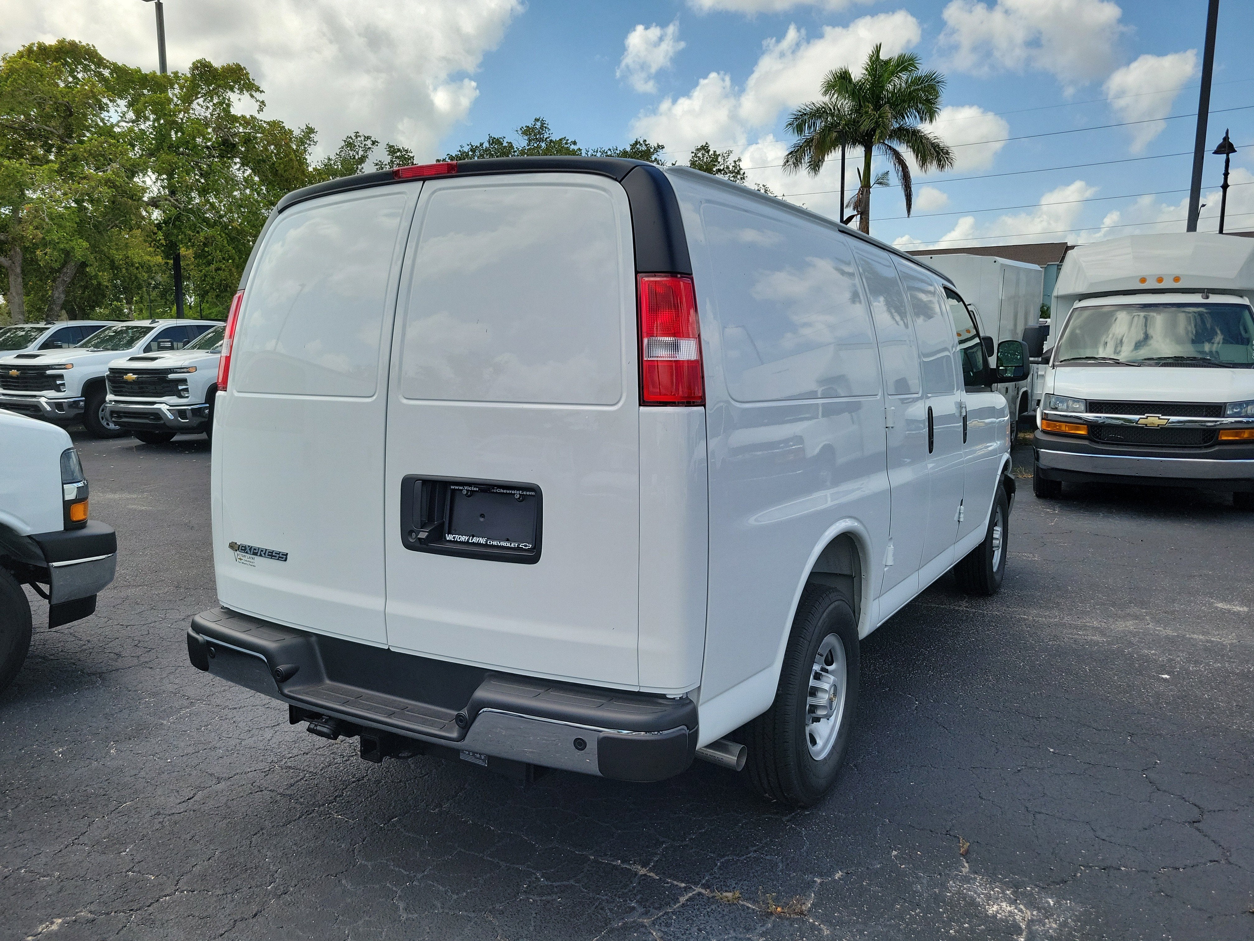 2025 Chevrolet Express Cargo 2500 WT
