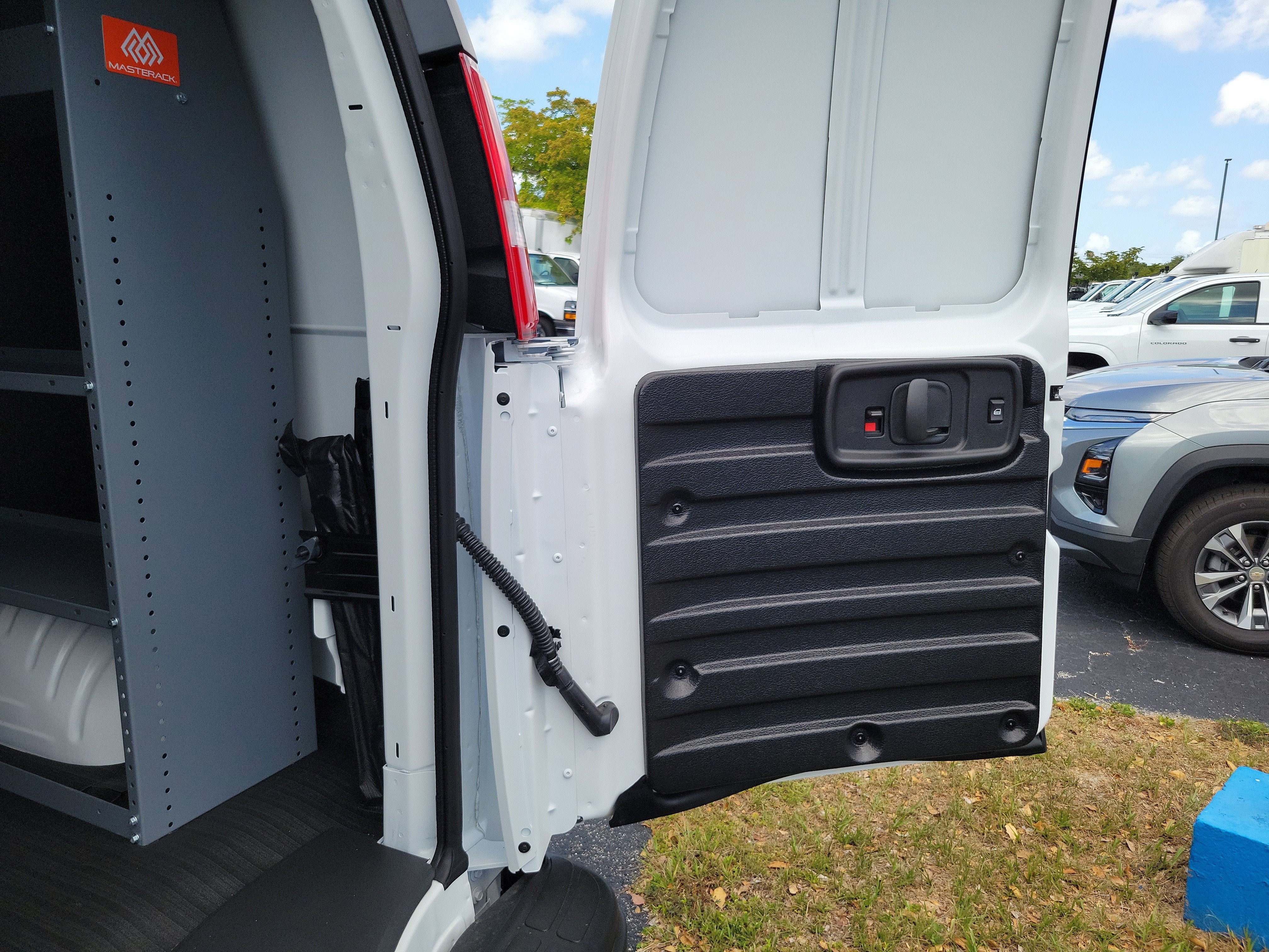 2025 Chevrolet Express Cargo 2500 WT