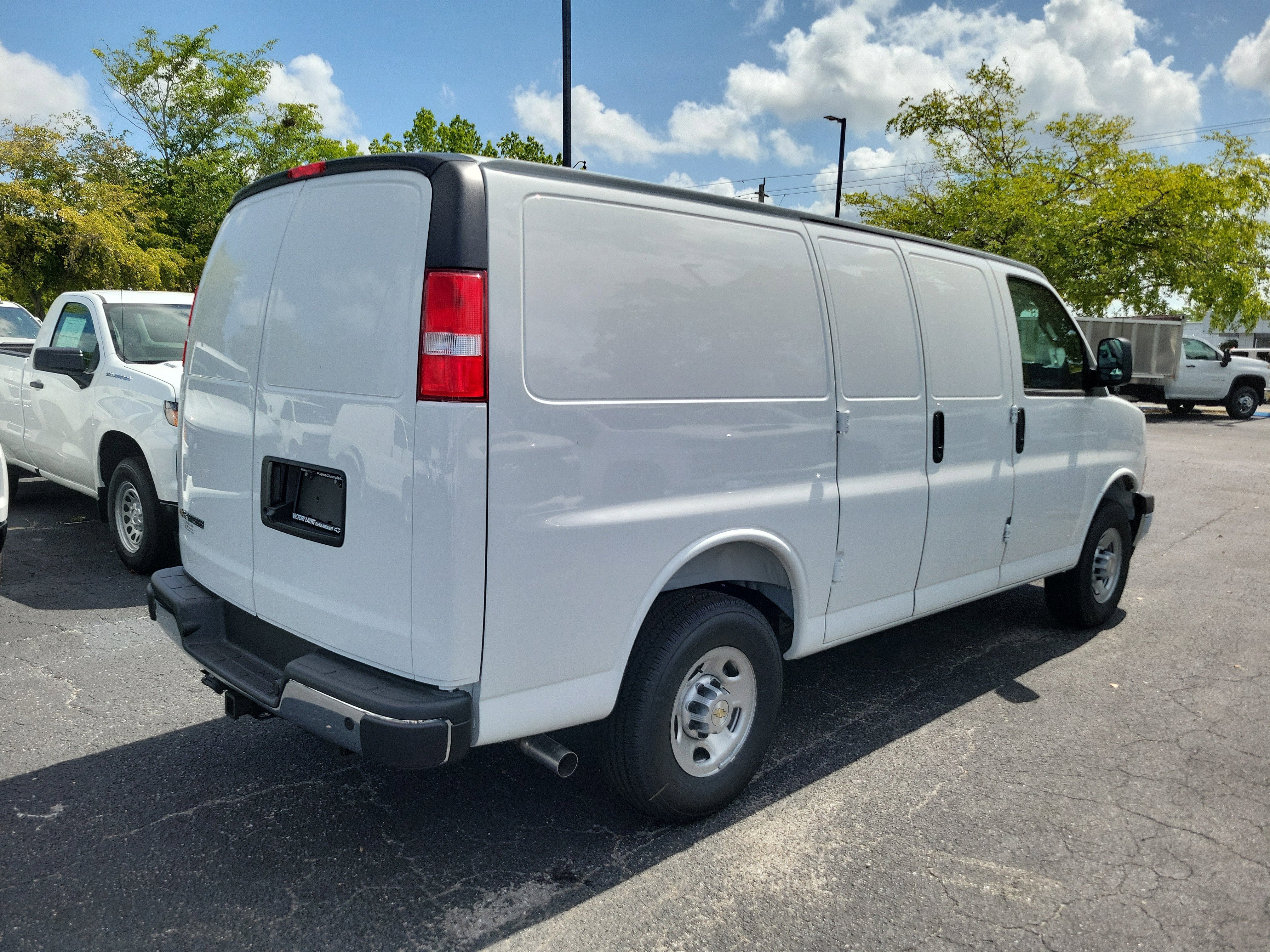 2025 Chevrolet Express Cargo 2500 WT