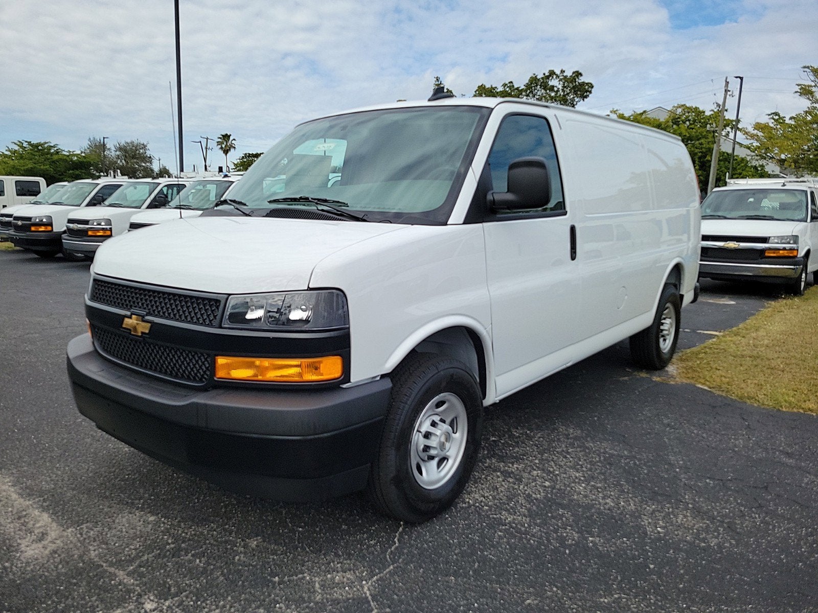 2025 Chevrolet Express Cargo 2500 WT