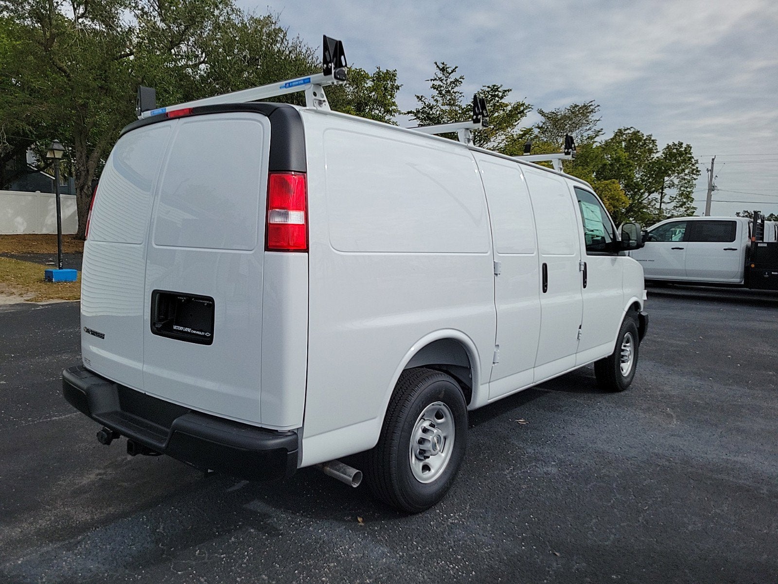 2025 Chevrolet Express Cargo 2500 WT