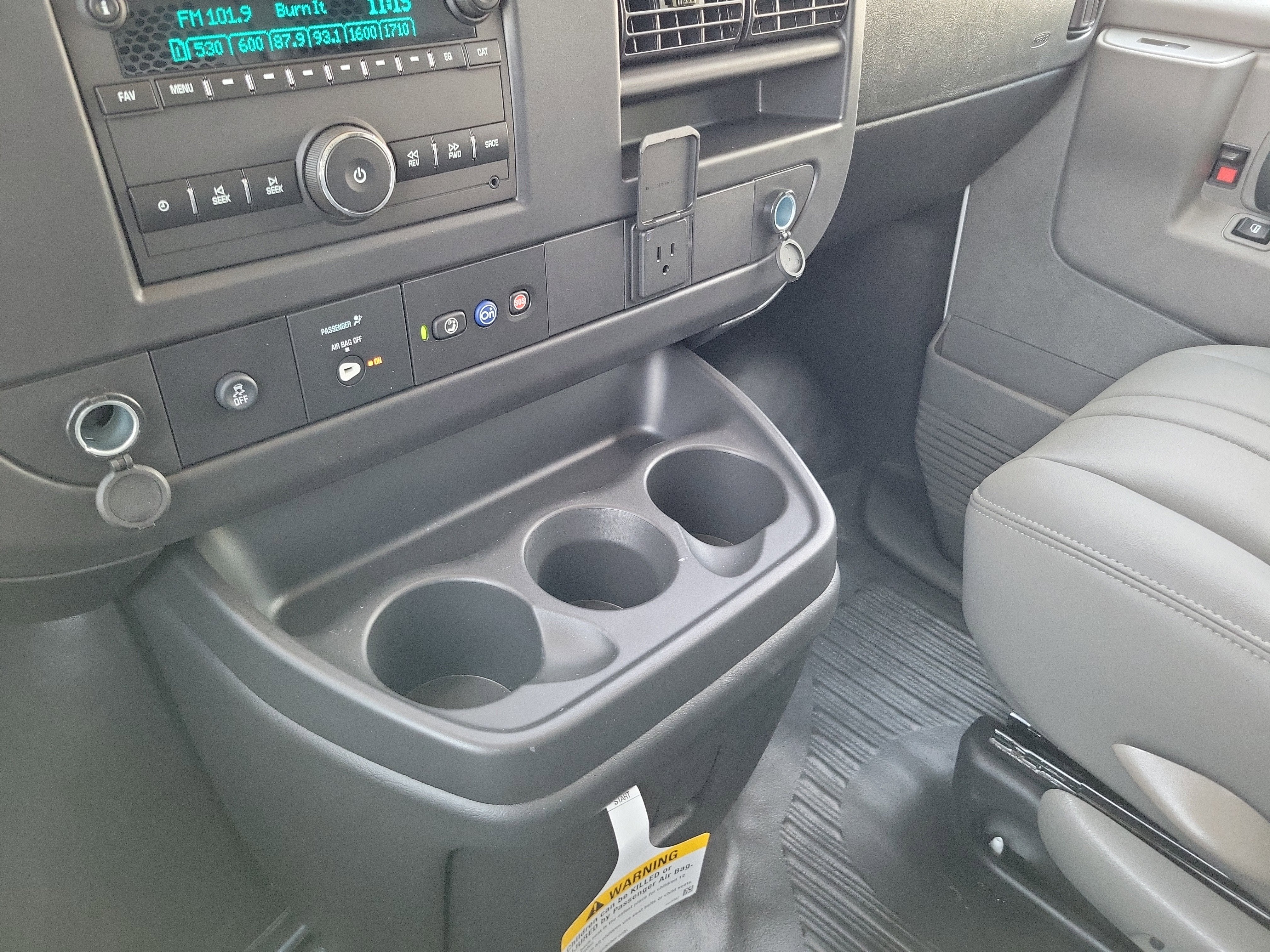 2025 Chevrolet Express Cargo 2500 WT