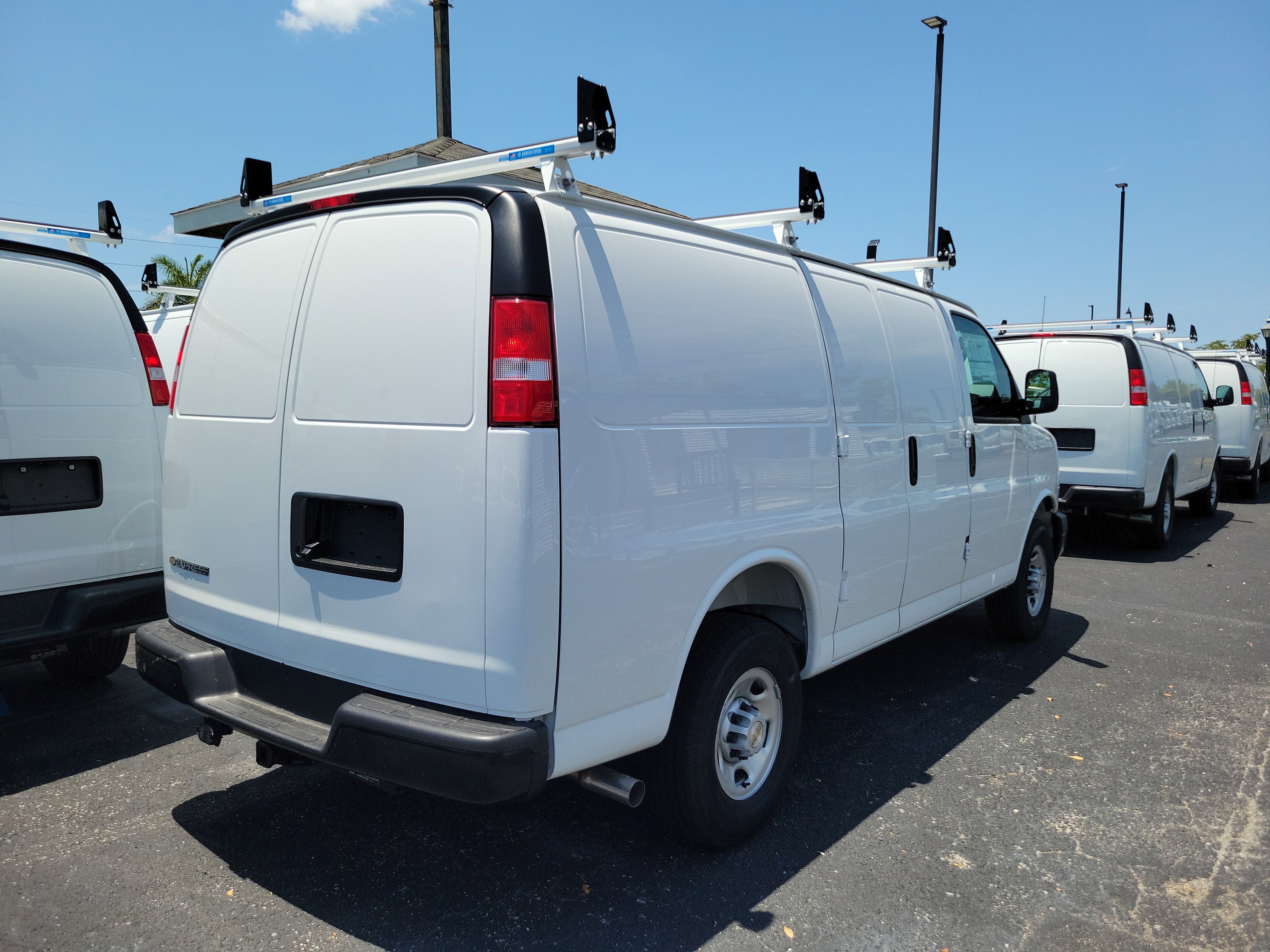 2025 Chevrolet Express Cargo 2500 WT