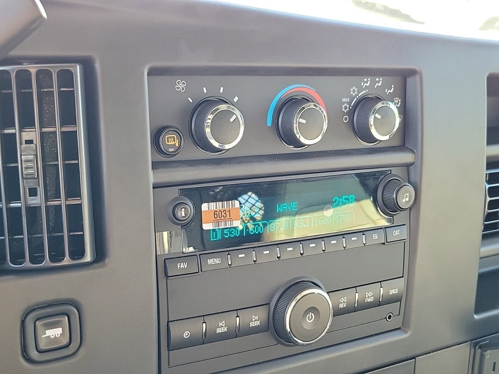 2024 Chevrolet Express Cargo 2500 WT