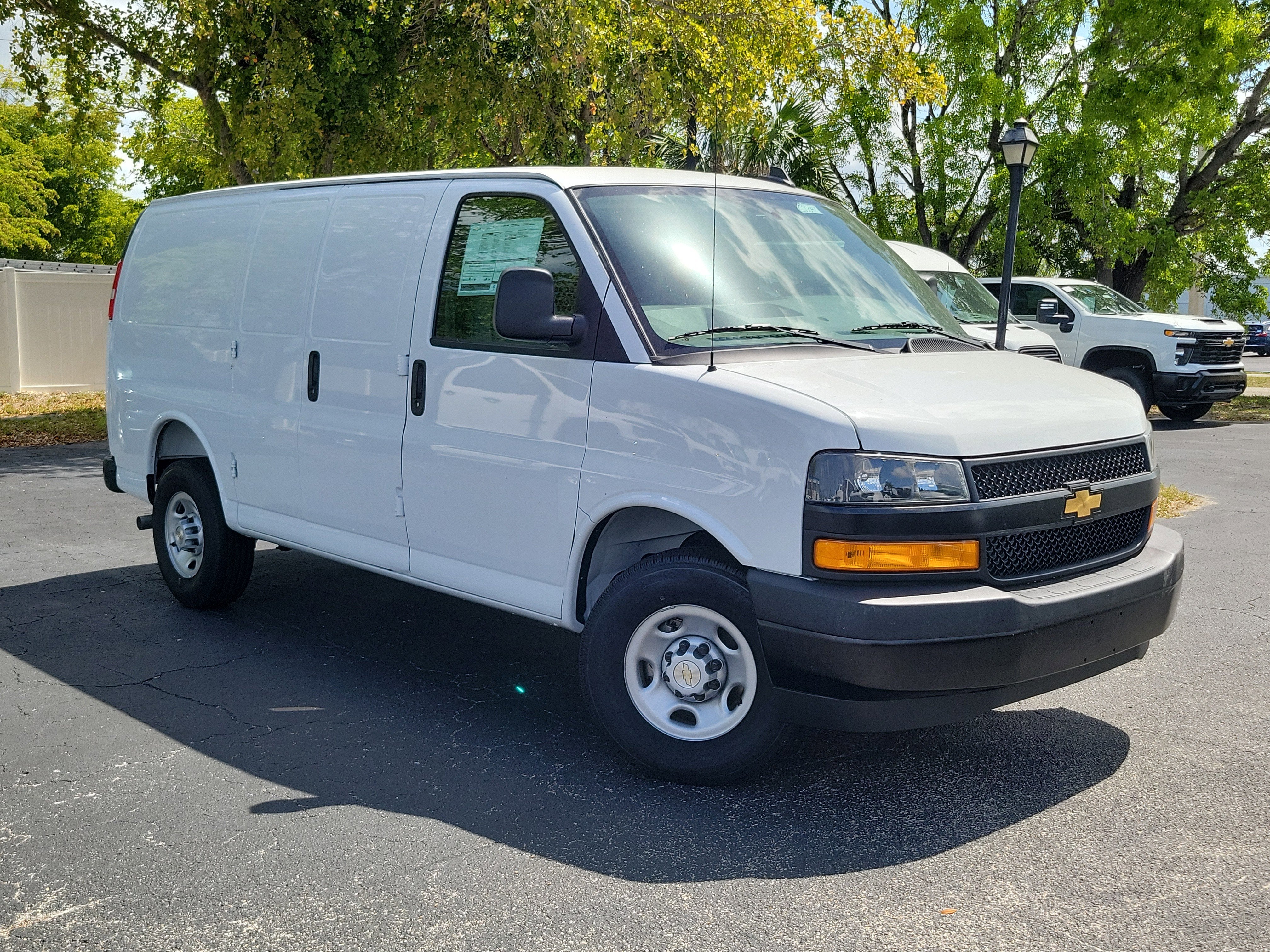 2025 Chevrolet Express Cargo 2500 WT