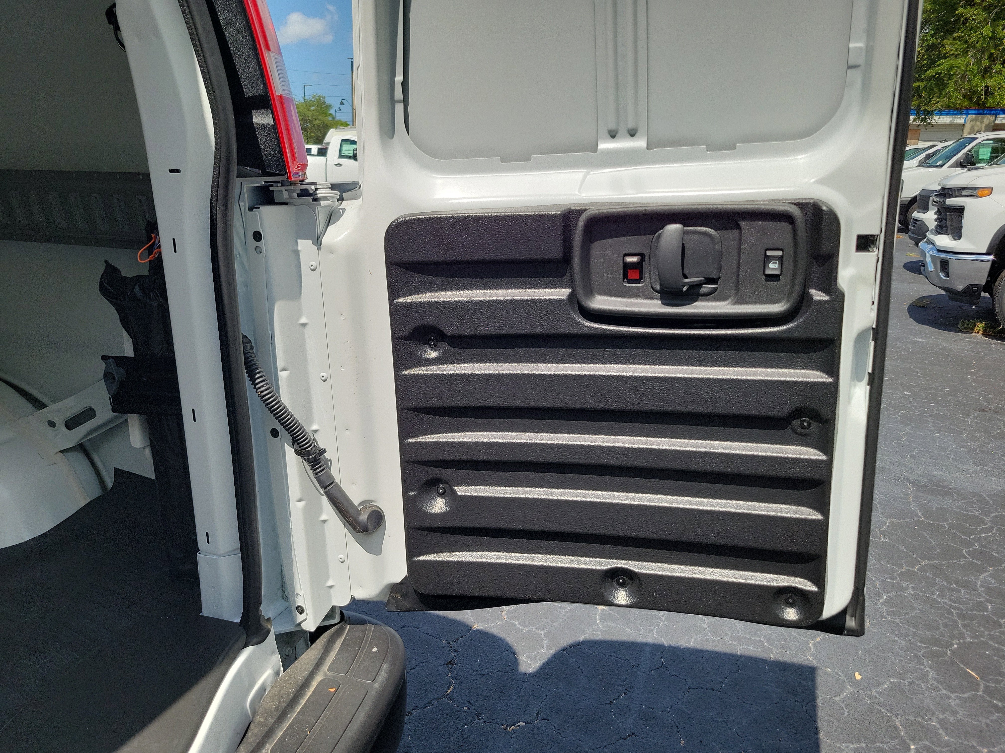 2025 Chevrolet Express Cargo 2500 WT