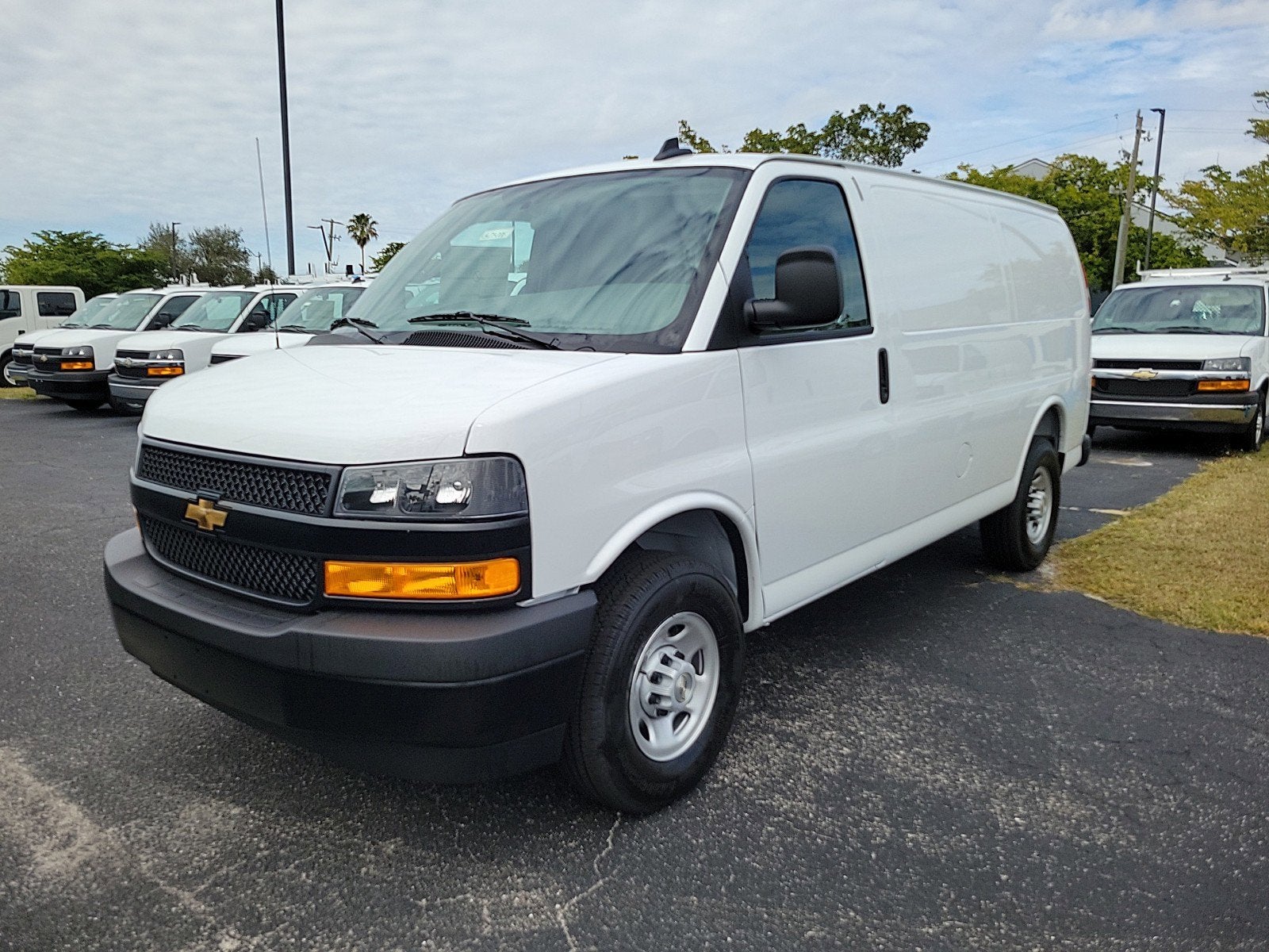 2025 Chevrolet Express Cargo 2500 WT