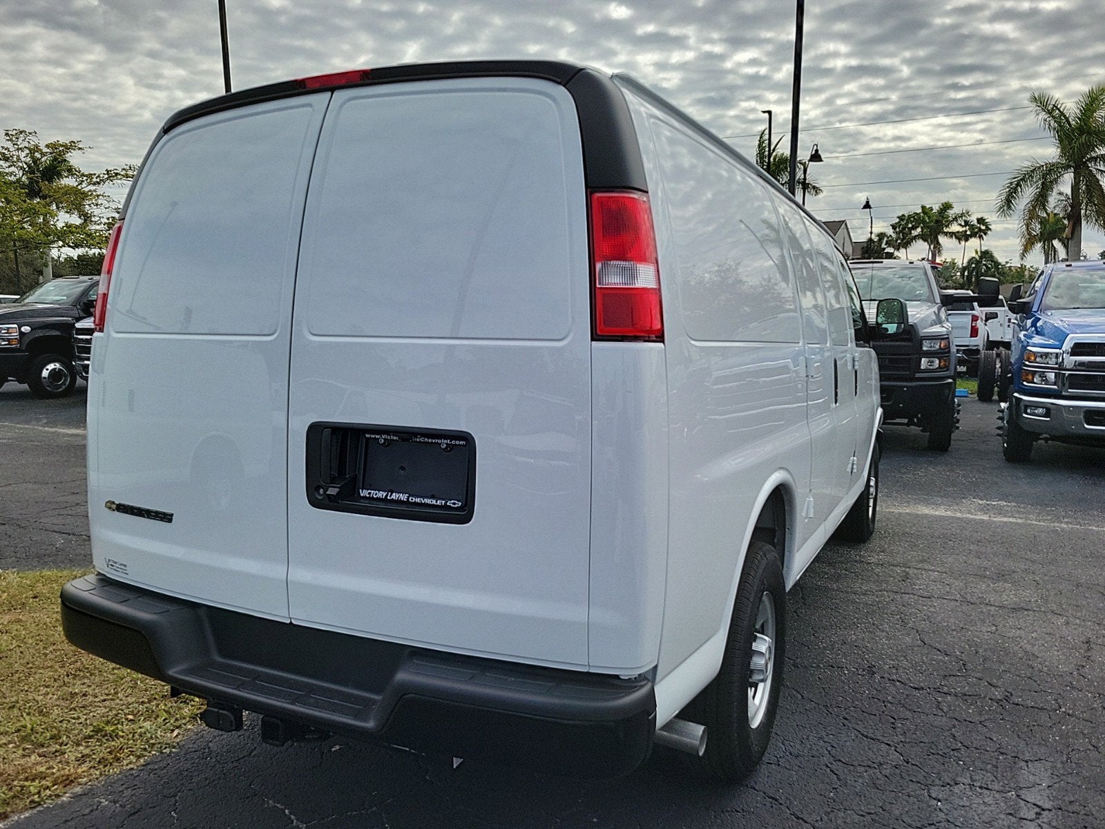 2025 Chevrolet Express Cargo 2500 WT