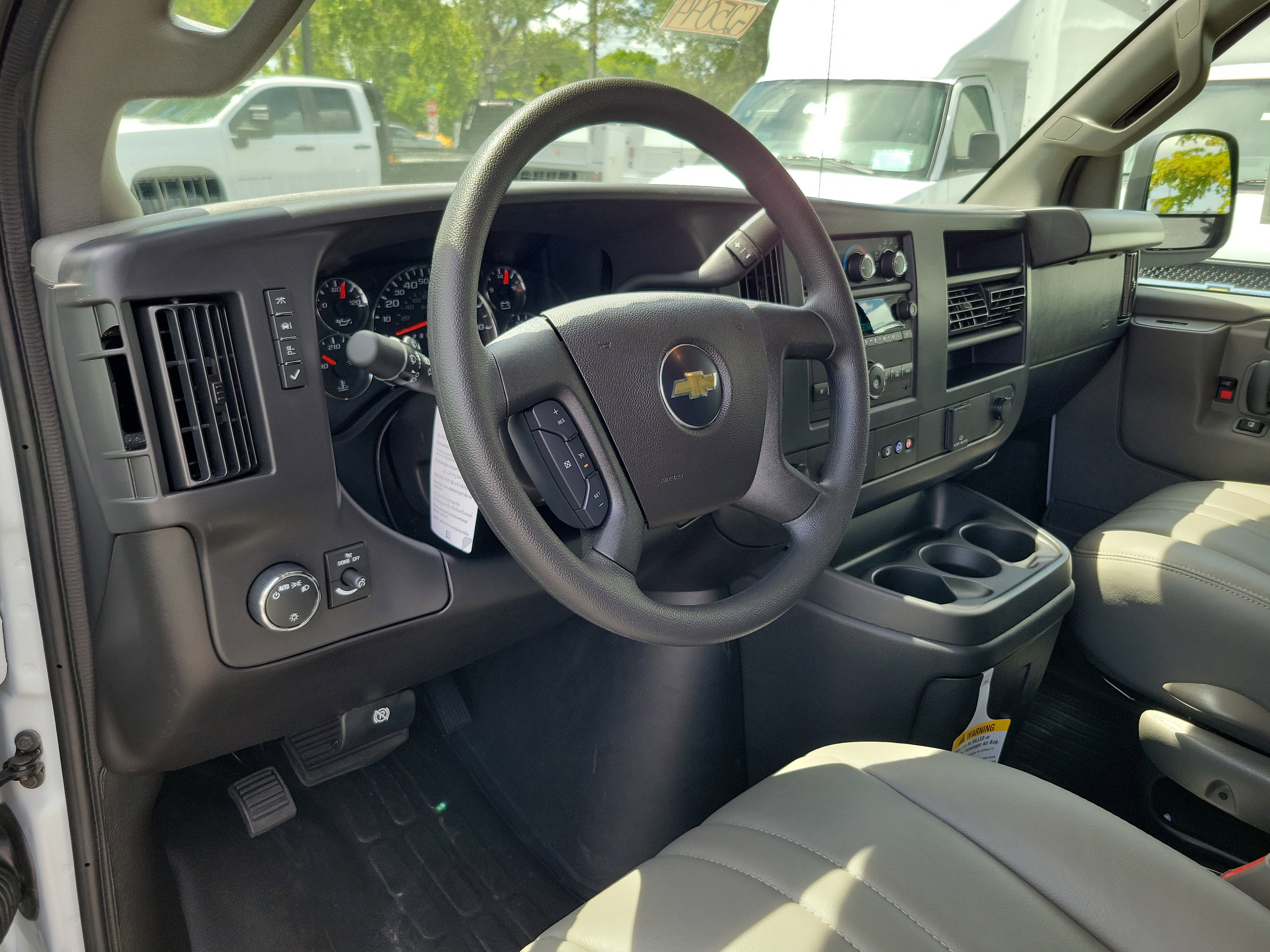 2025 Chevrolet Express Cargo 2500 WT