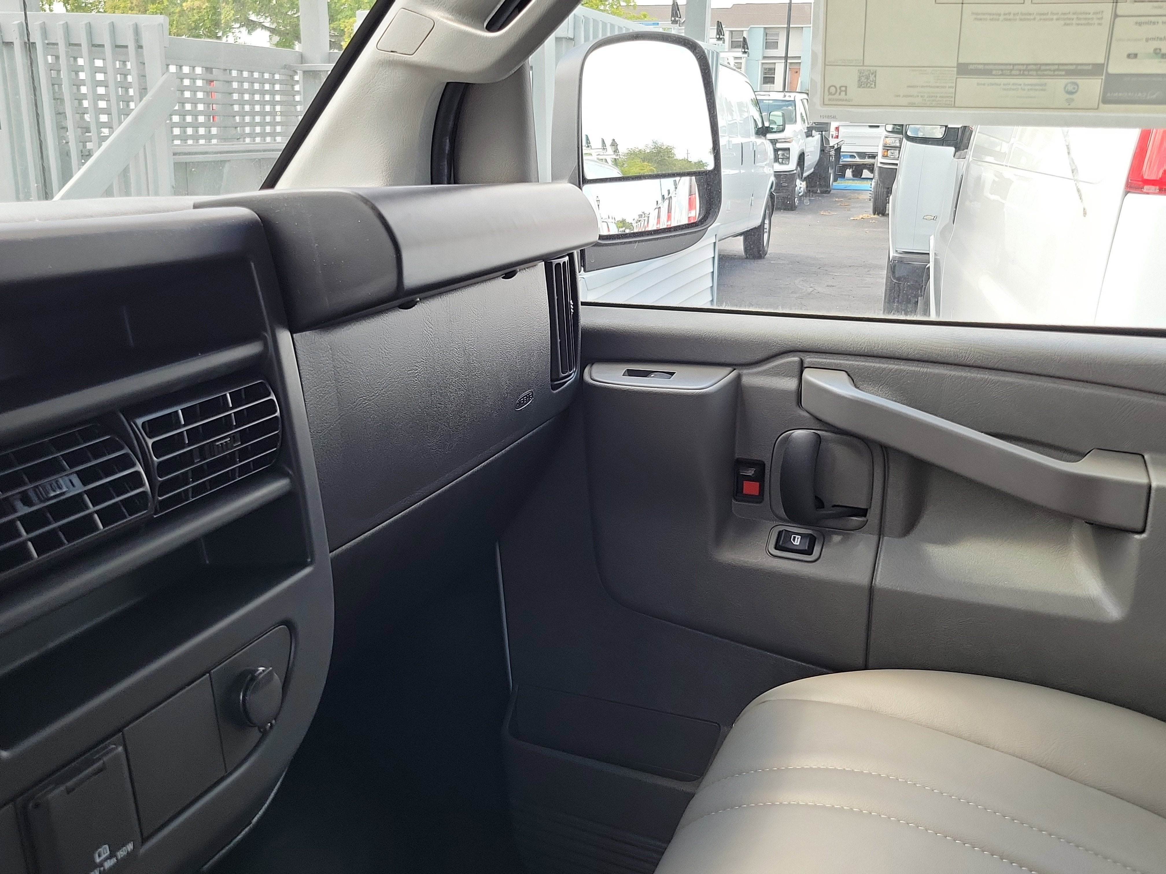 2025 Chevrolet Express Cargo 2500 WT