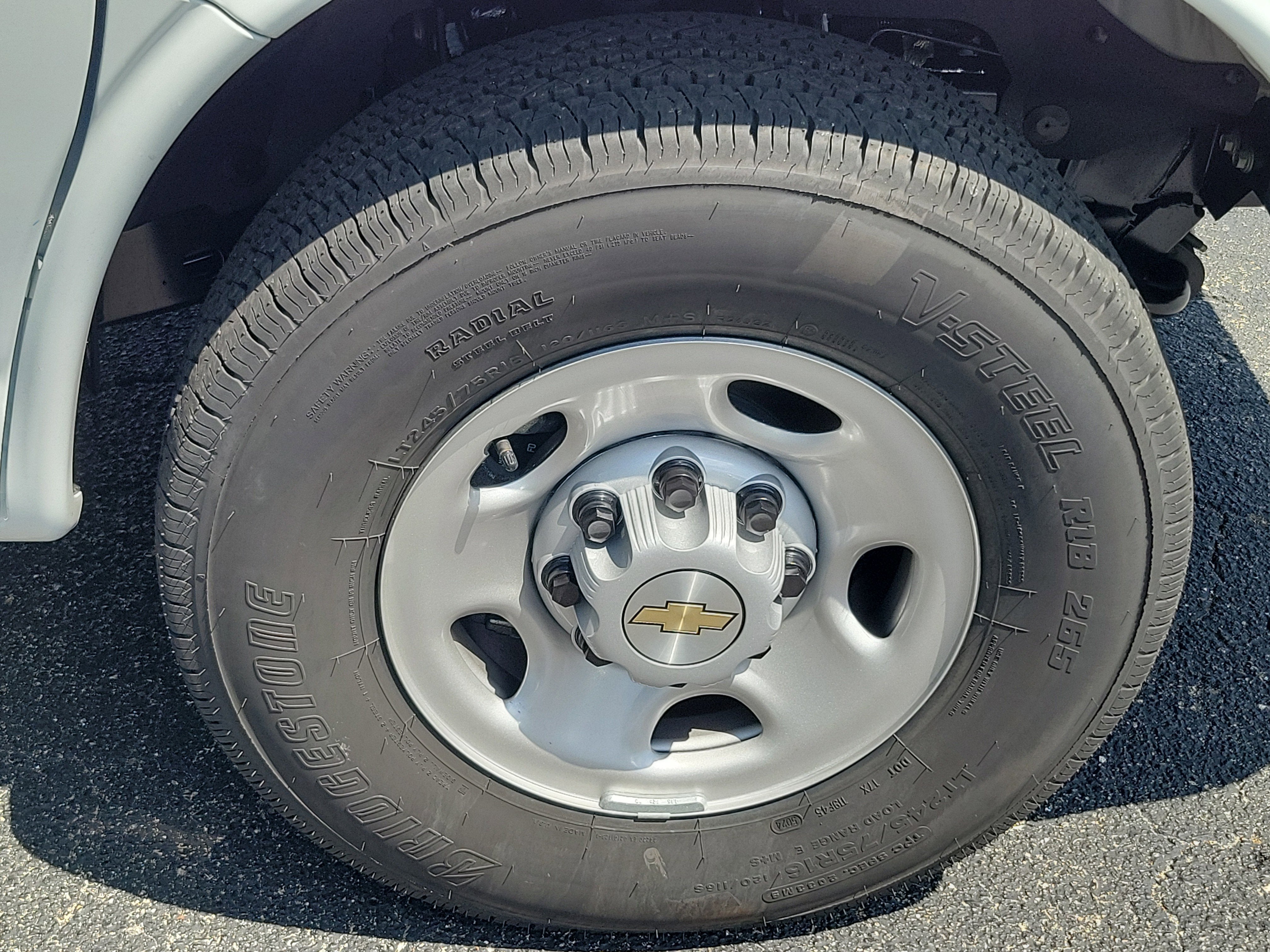 2025 Chevrolet Express Cargo 2500 WT