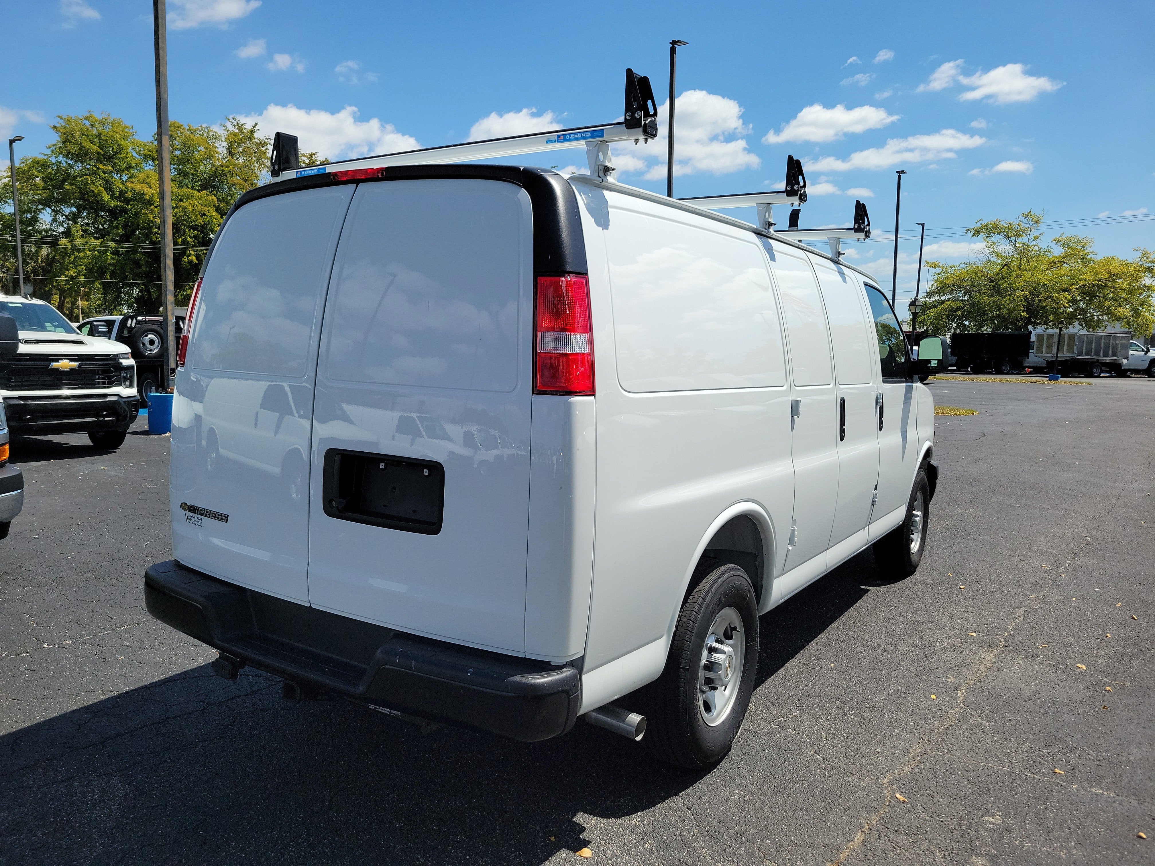2025 Chevrolet Express Cargo 2500 WT