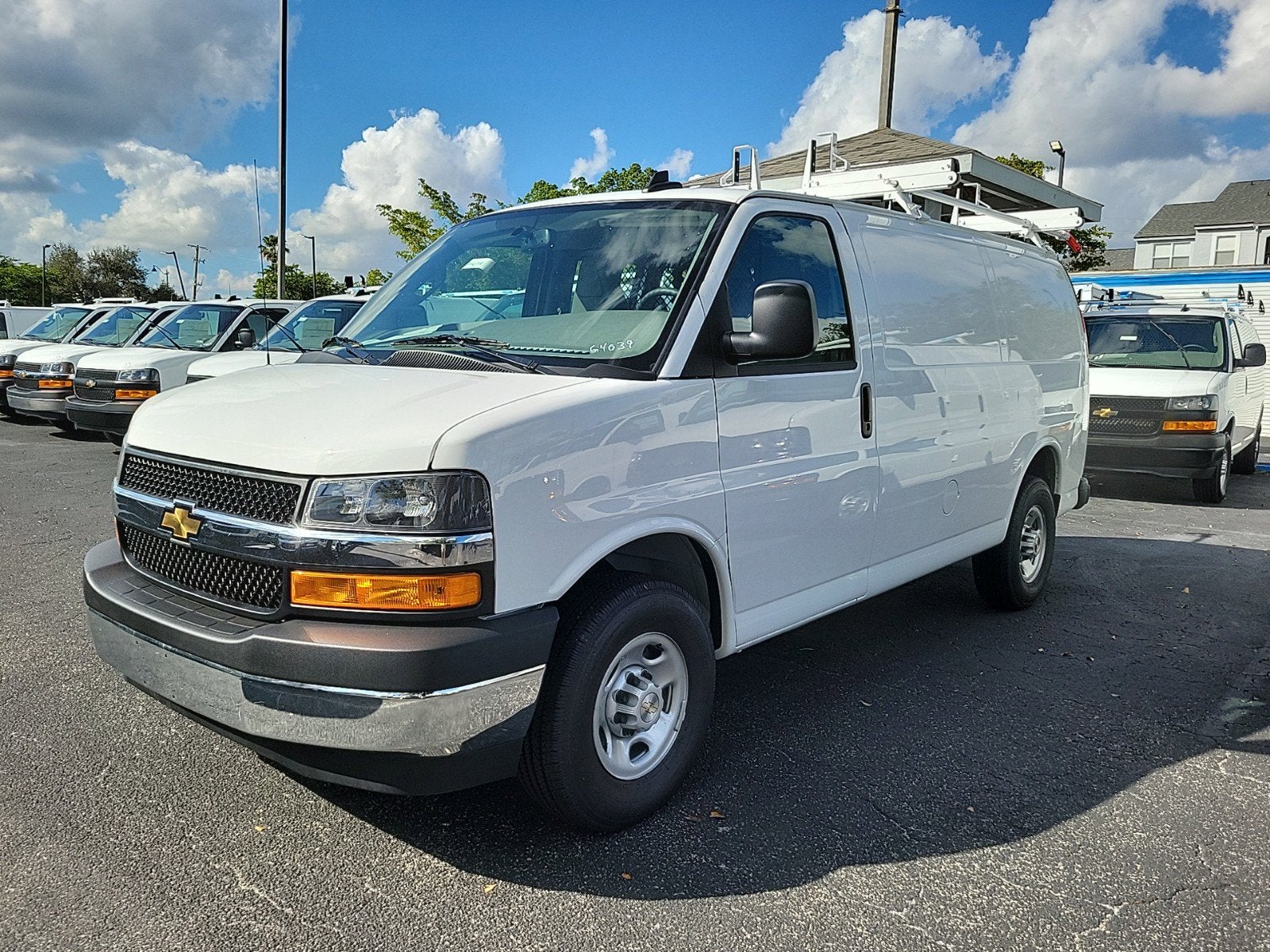 2024 Chevrolet Express Cargo 2500 WT