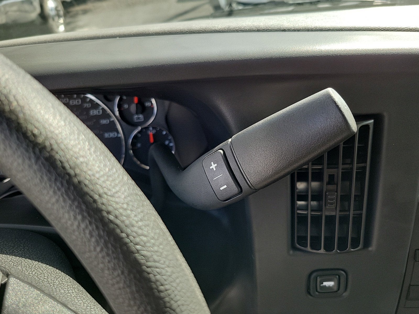 2024 Chevrolet Express Cargo 2500 WT