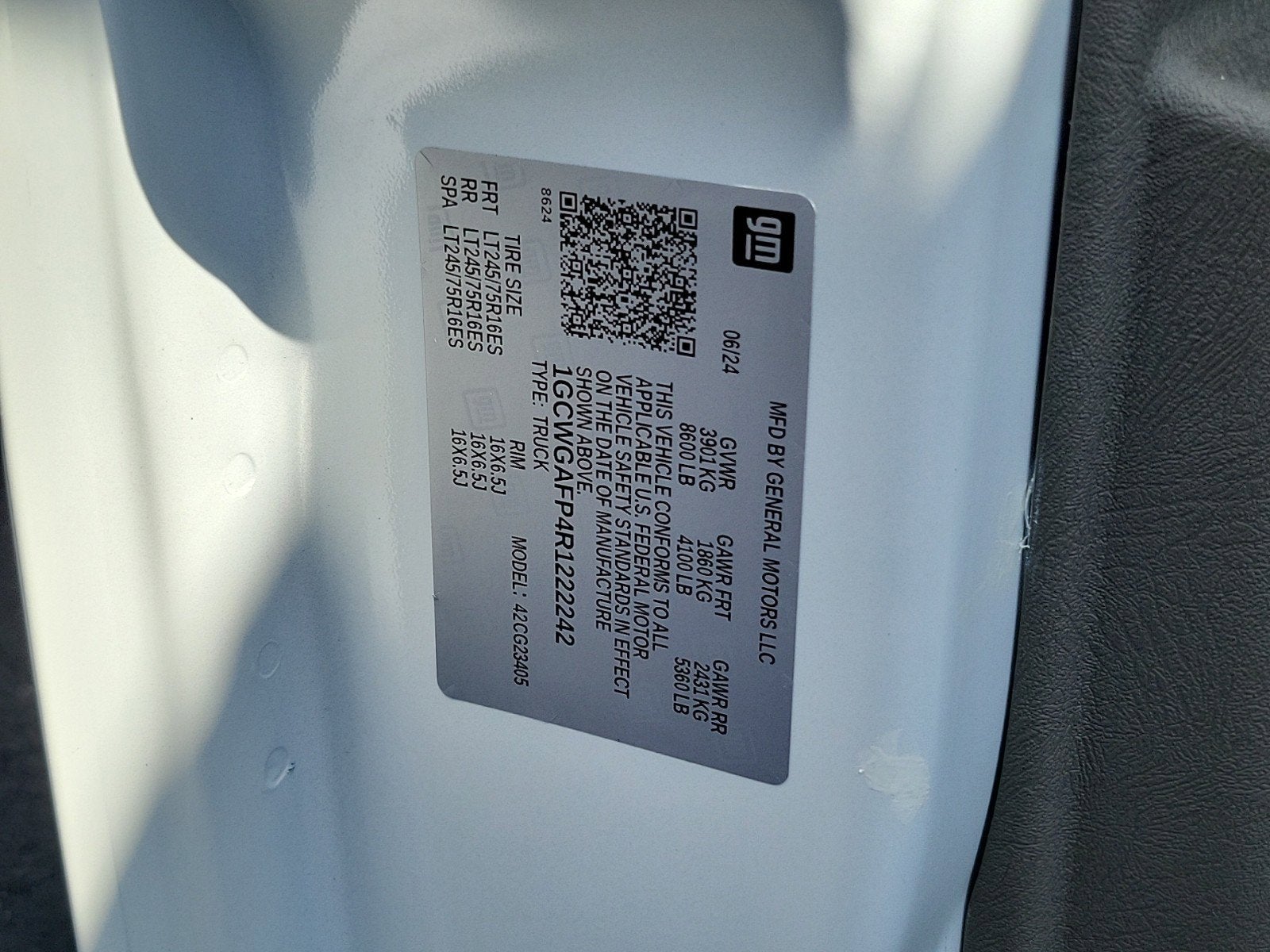 2024 Chevrolet Express Cargo 2500 WT