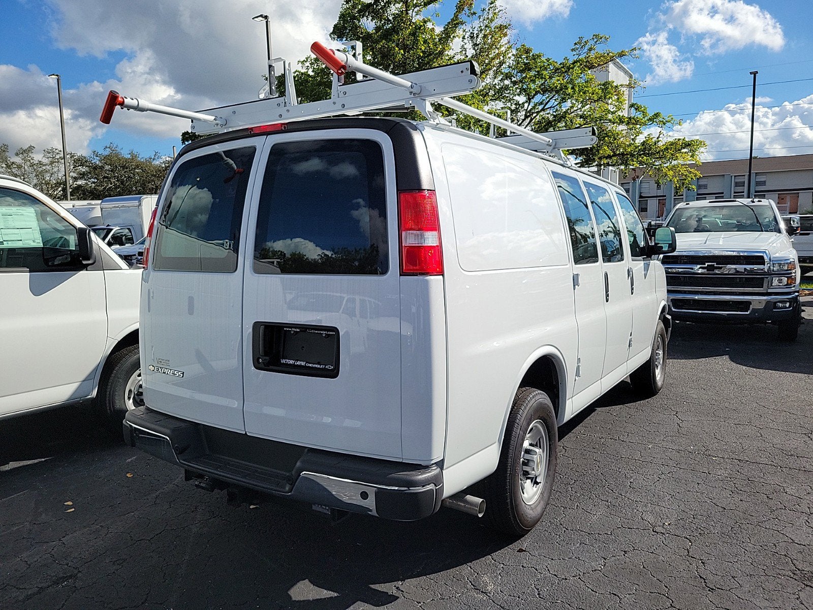 2024 Chevrolet Express Cargo 2500 WT