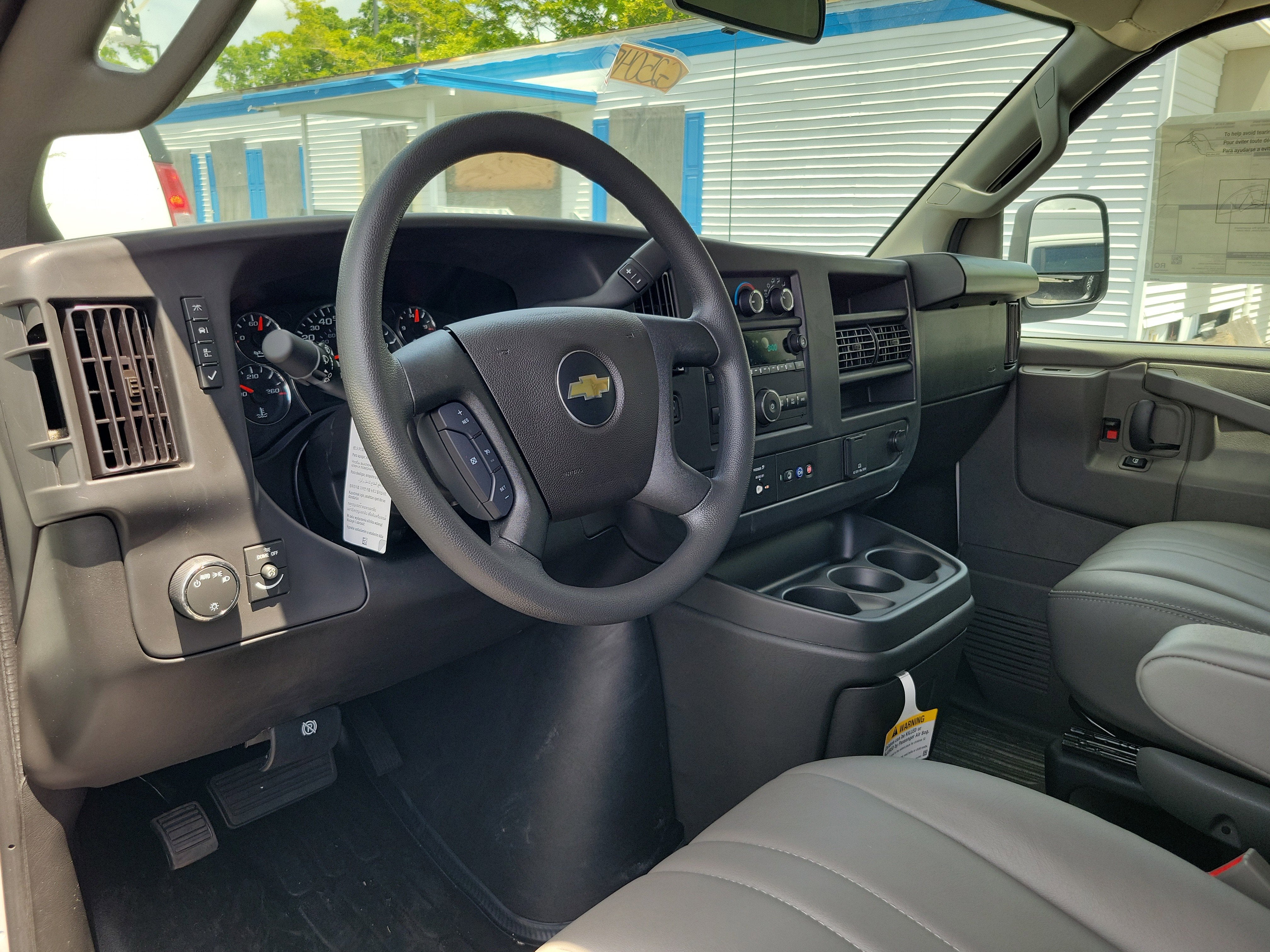 2025 Chevrolet Express Cargo 2500 WT