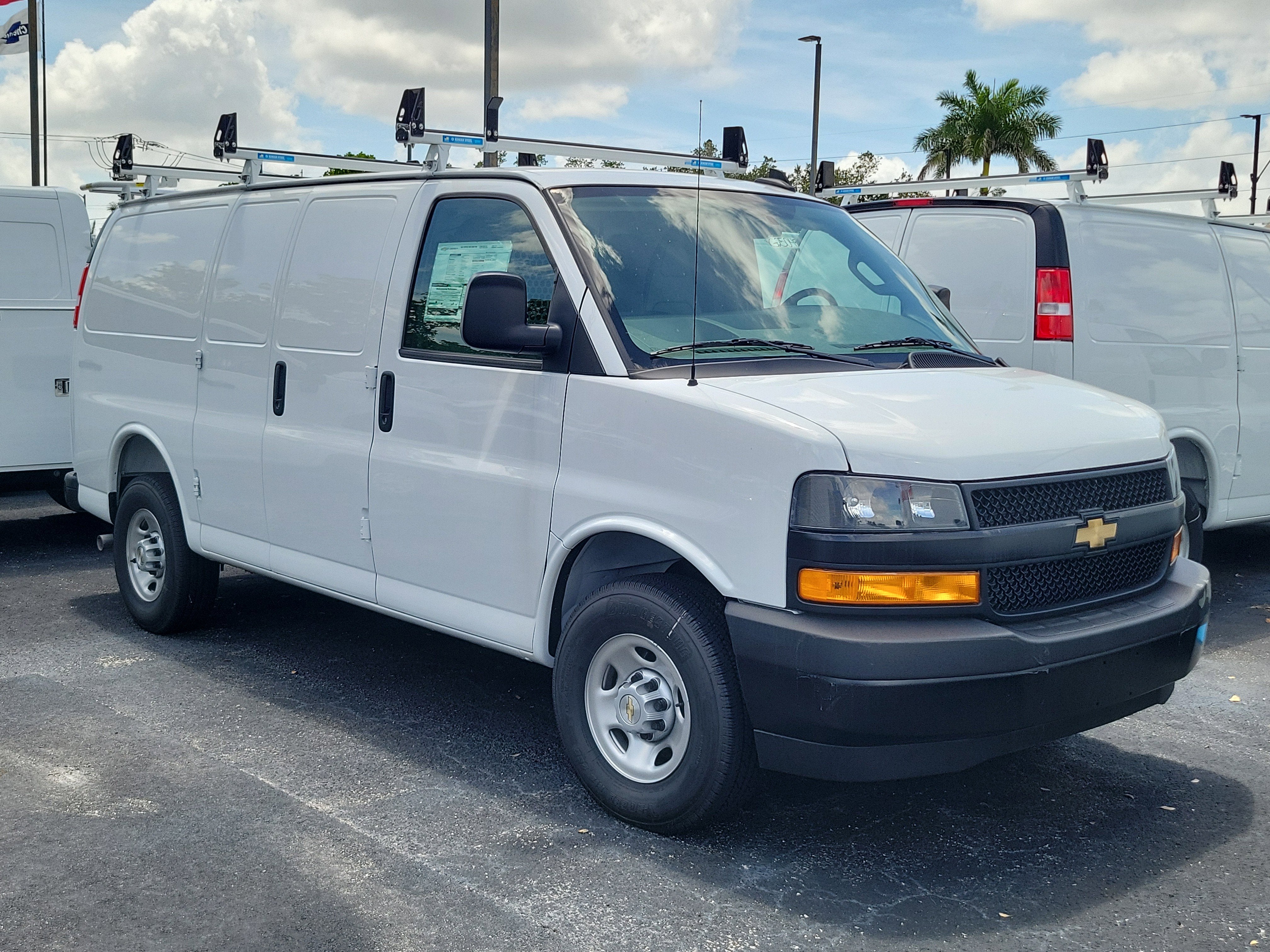 2025 Chevrolet Express Cargo 2500 WT