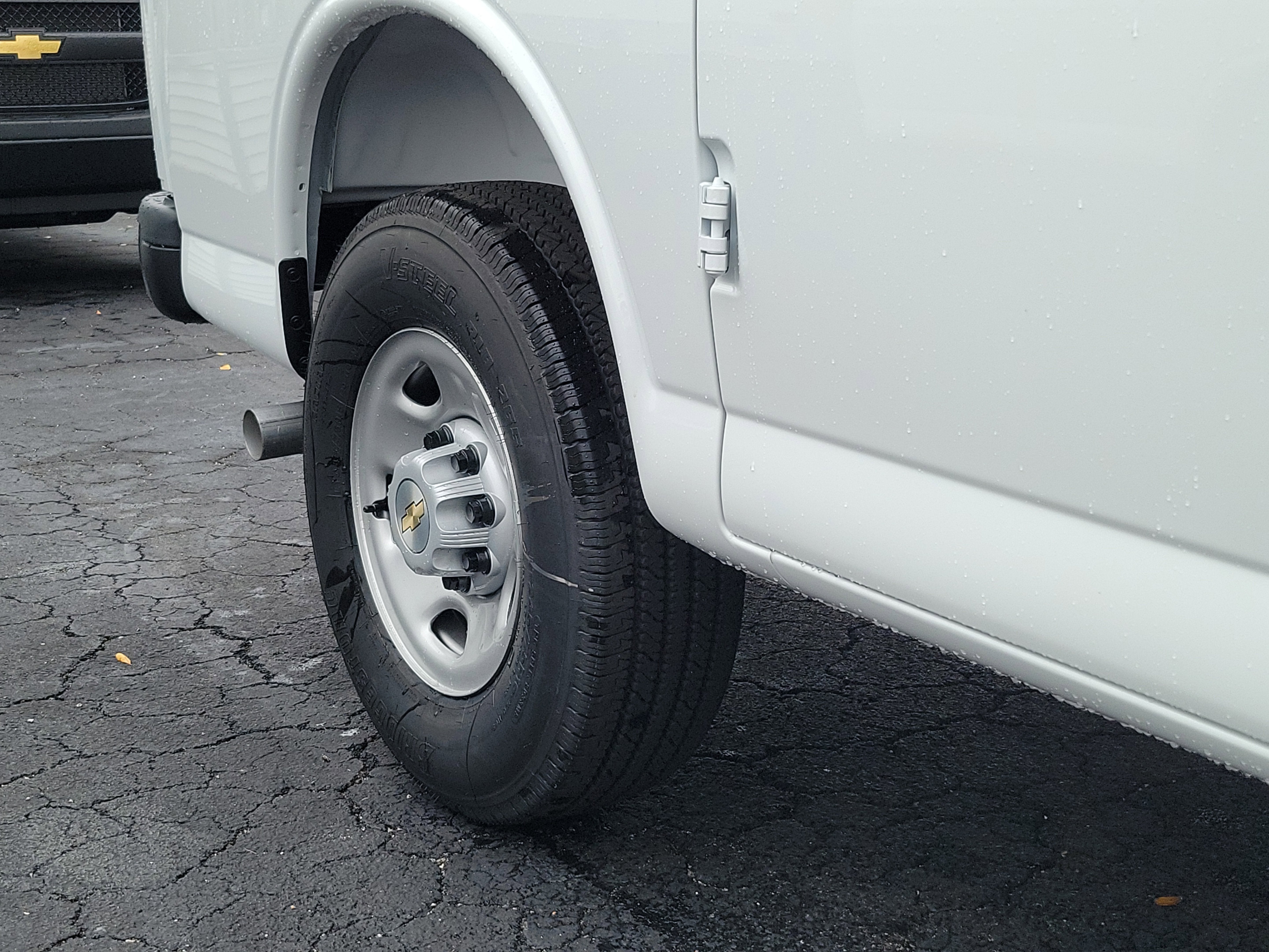 2025 Chevrolet Express Cargo 2500 WT