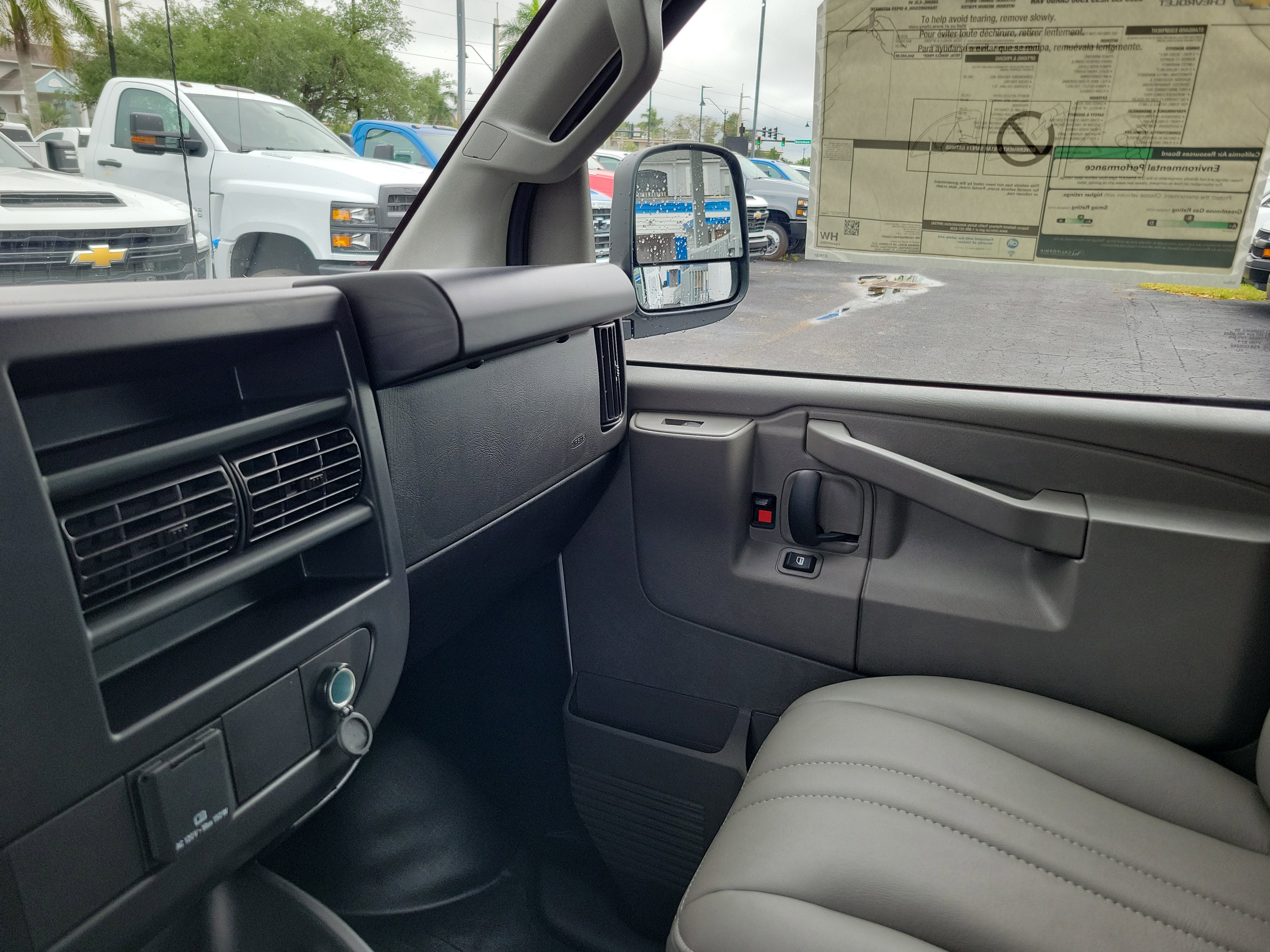 2025 Chevrolet Express Cargo 2500 WT