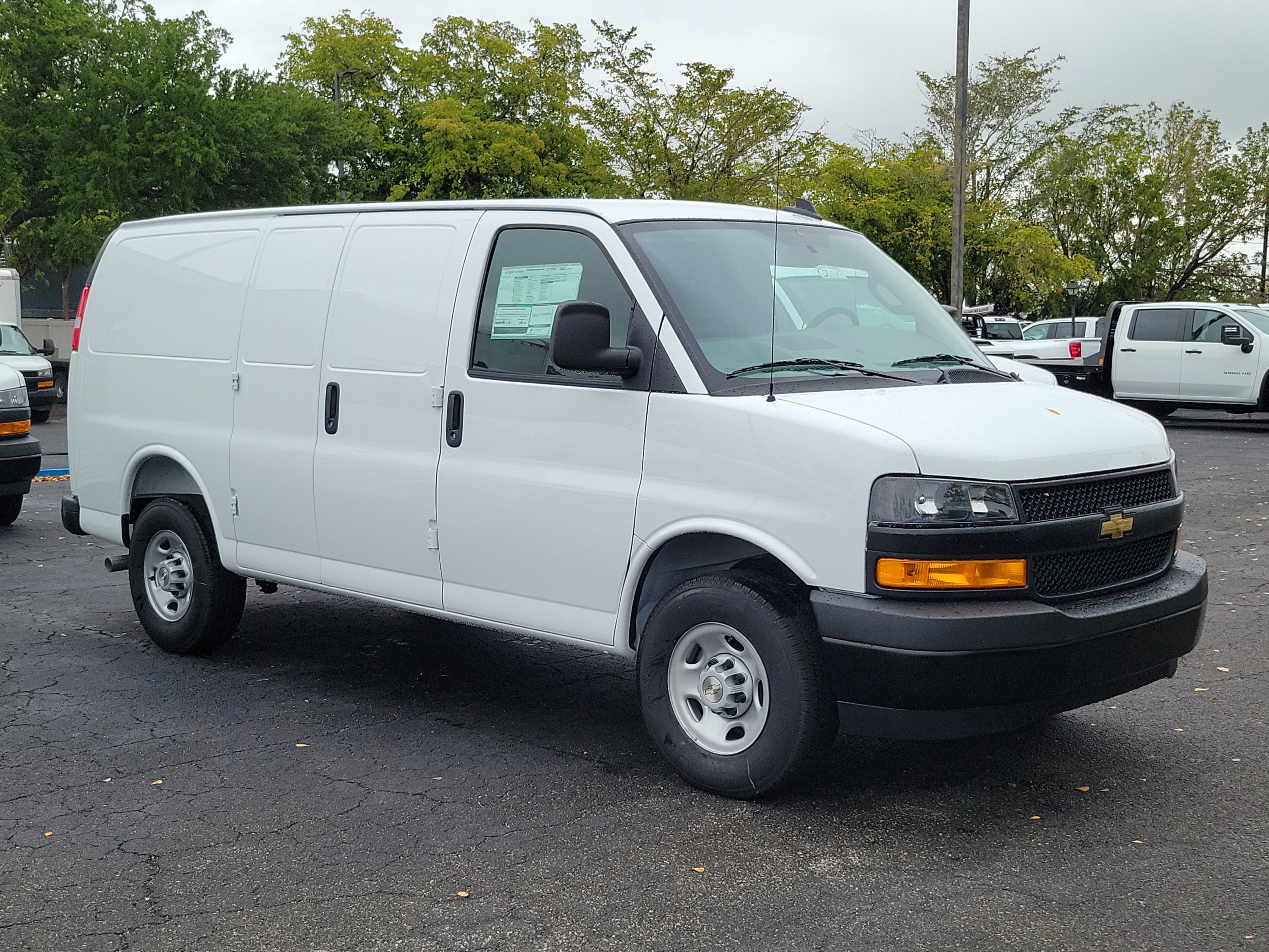2025 Chevrolet Express Cargo 2500 WT