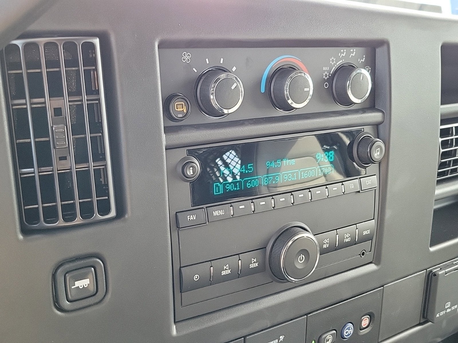 2024 Chevrolet Express Cargo 2500 WT