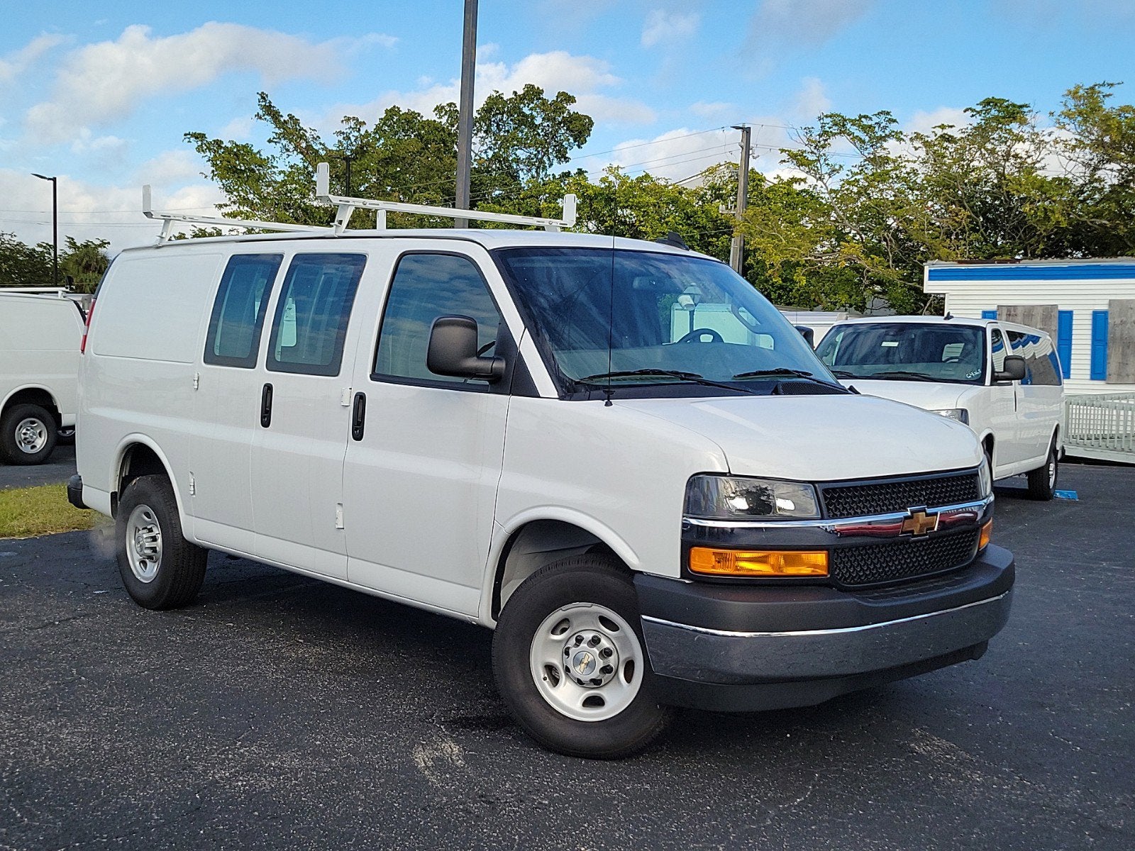2024 Chevrolet Express Cargo 2500 WT