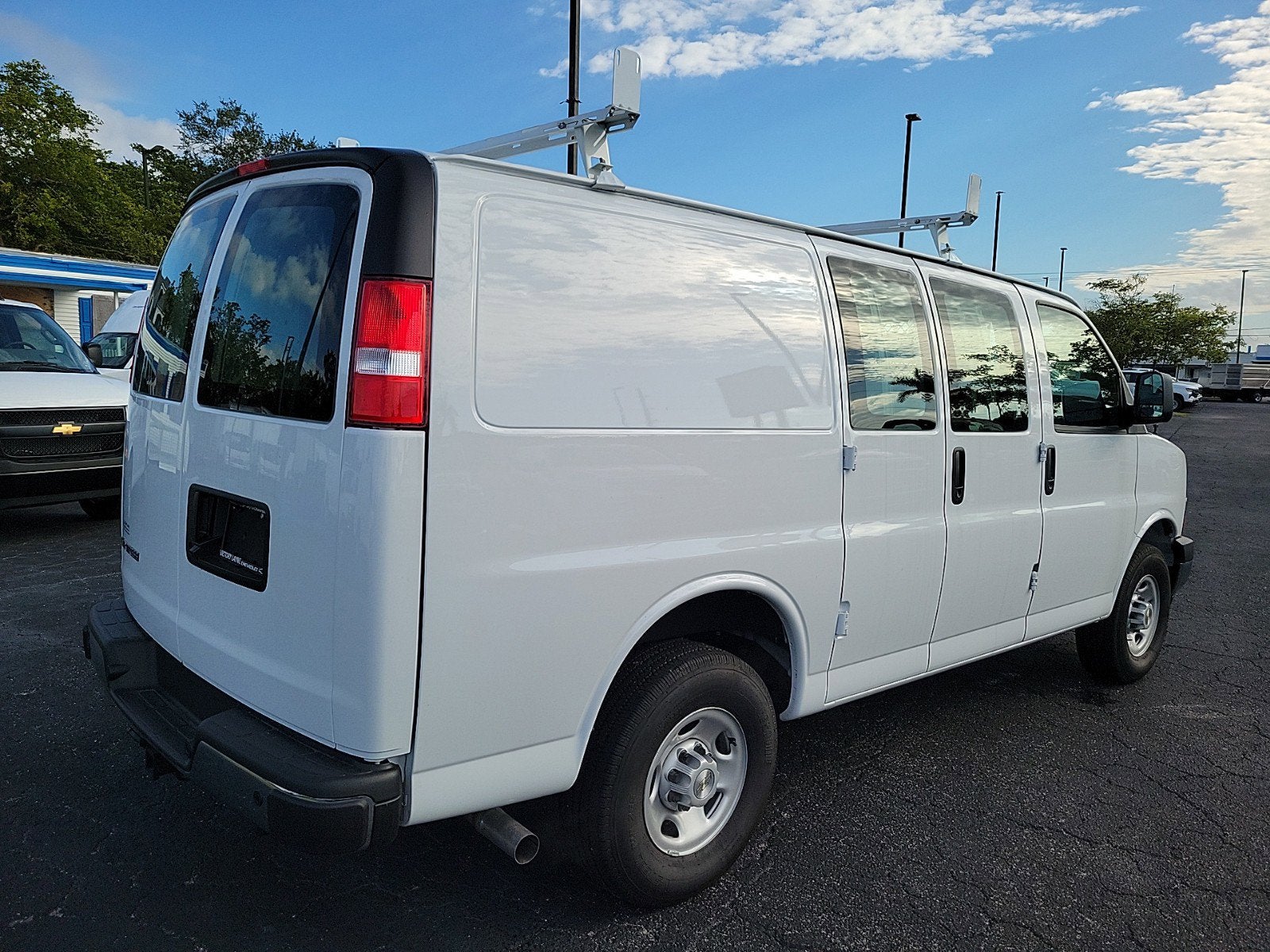 2024 Chevrolet Express Cargo 2500 WT